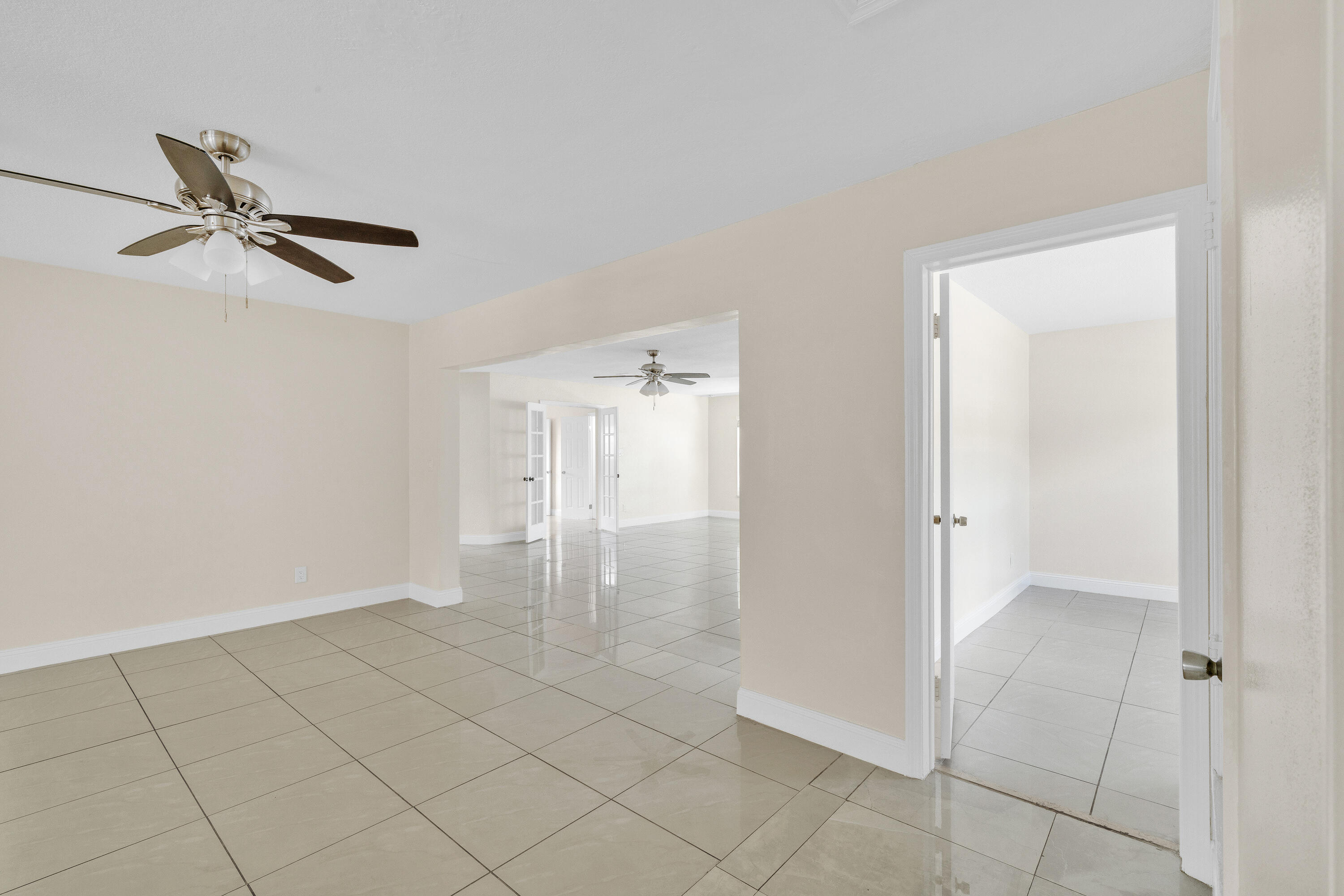 4921 NW 39TH, Lauderdale Lakes FL 33319