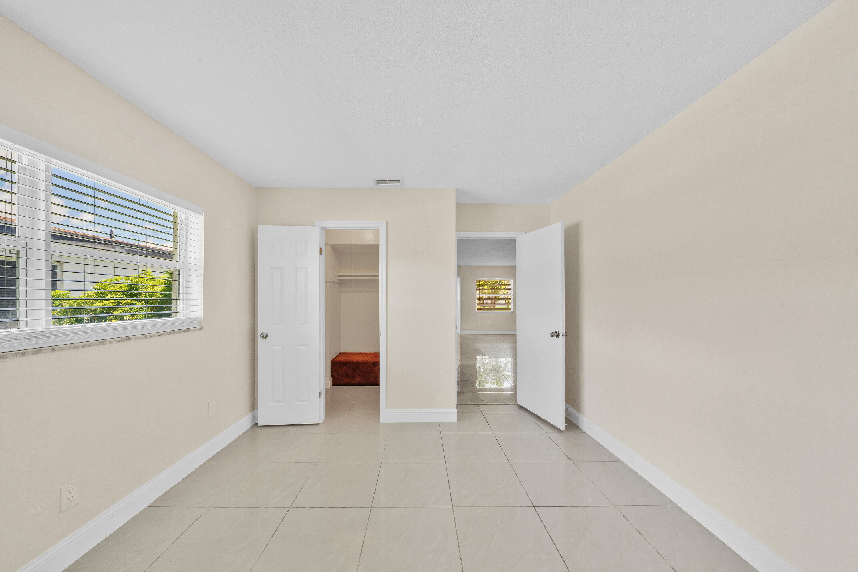 4921 NW 39TH, Lauderdale Lakes FL 33319