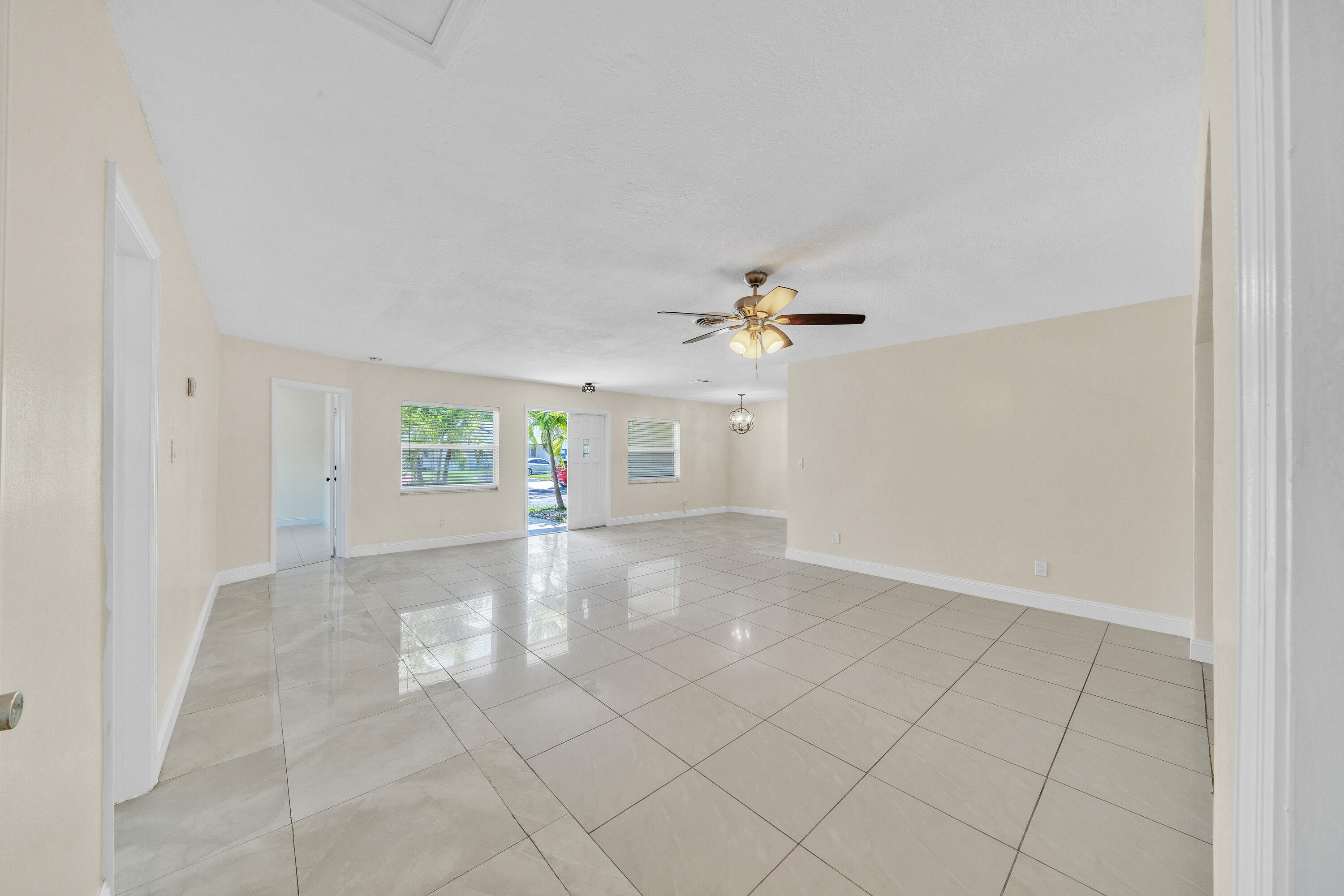 4921 NW 39TH, Lauderdale Lakes FL 33319