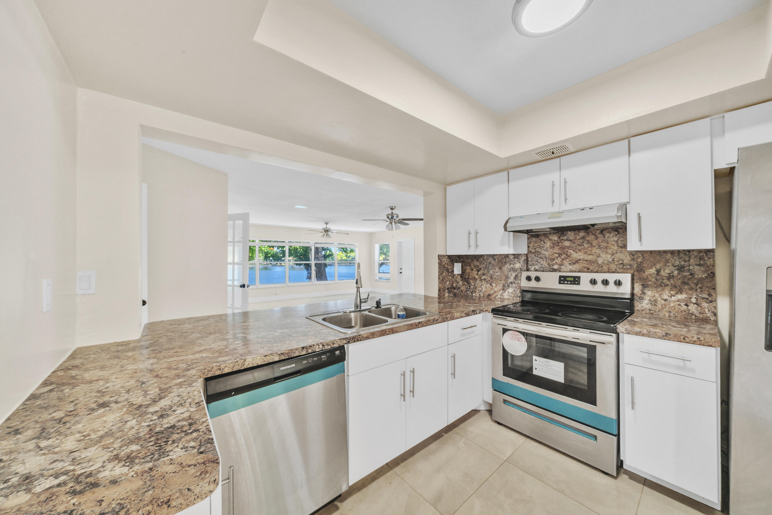 4921 NW 39TH, Lauderdale Lakes FL 33319