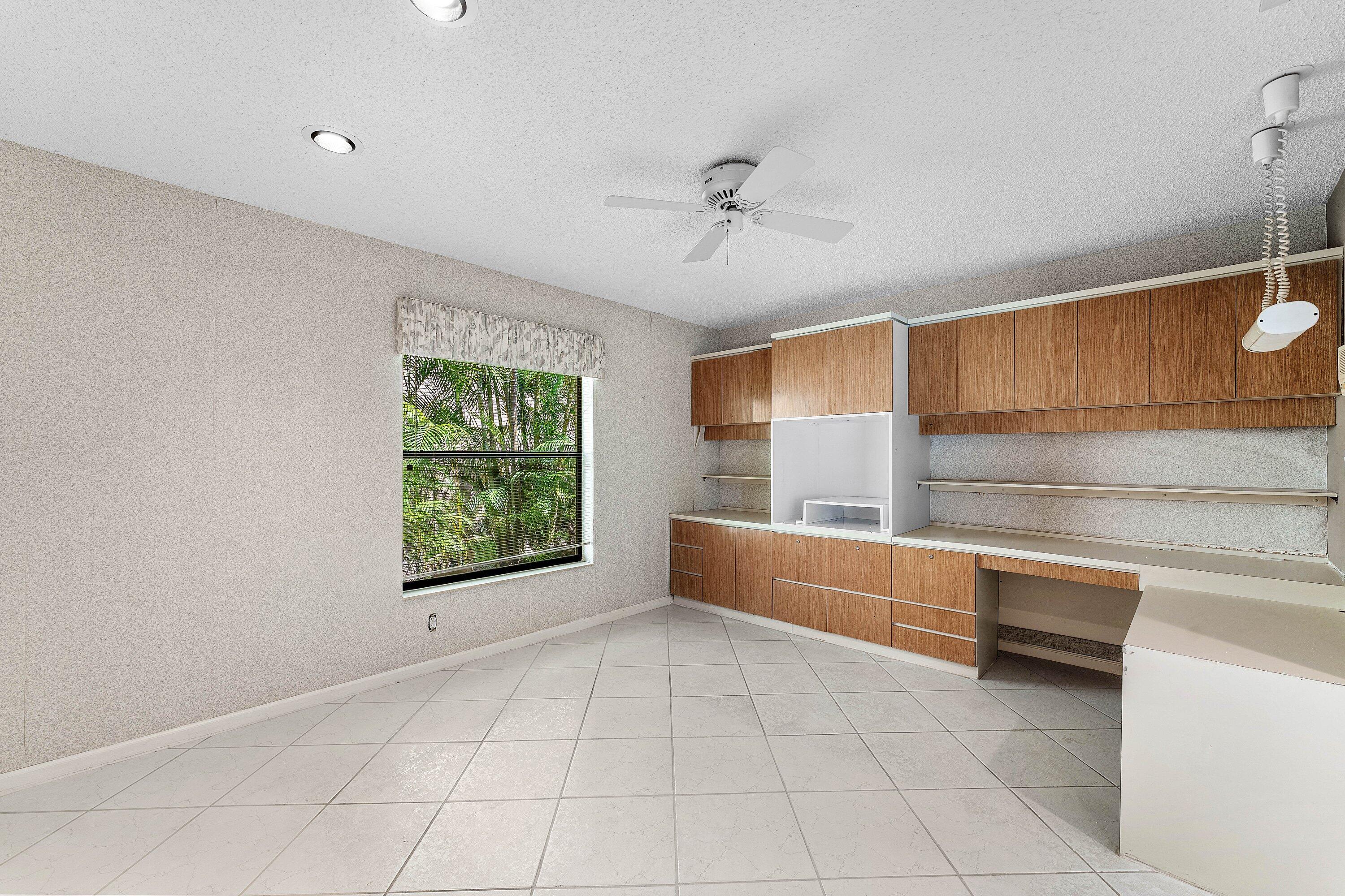 10775 Boca Woods, Boca Raton FL 33428