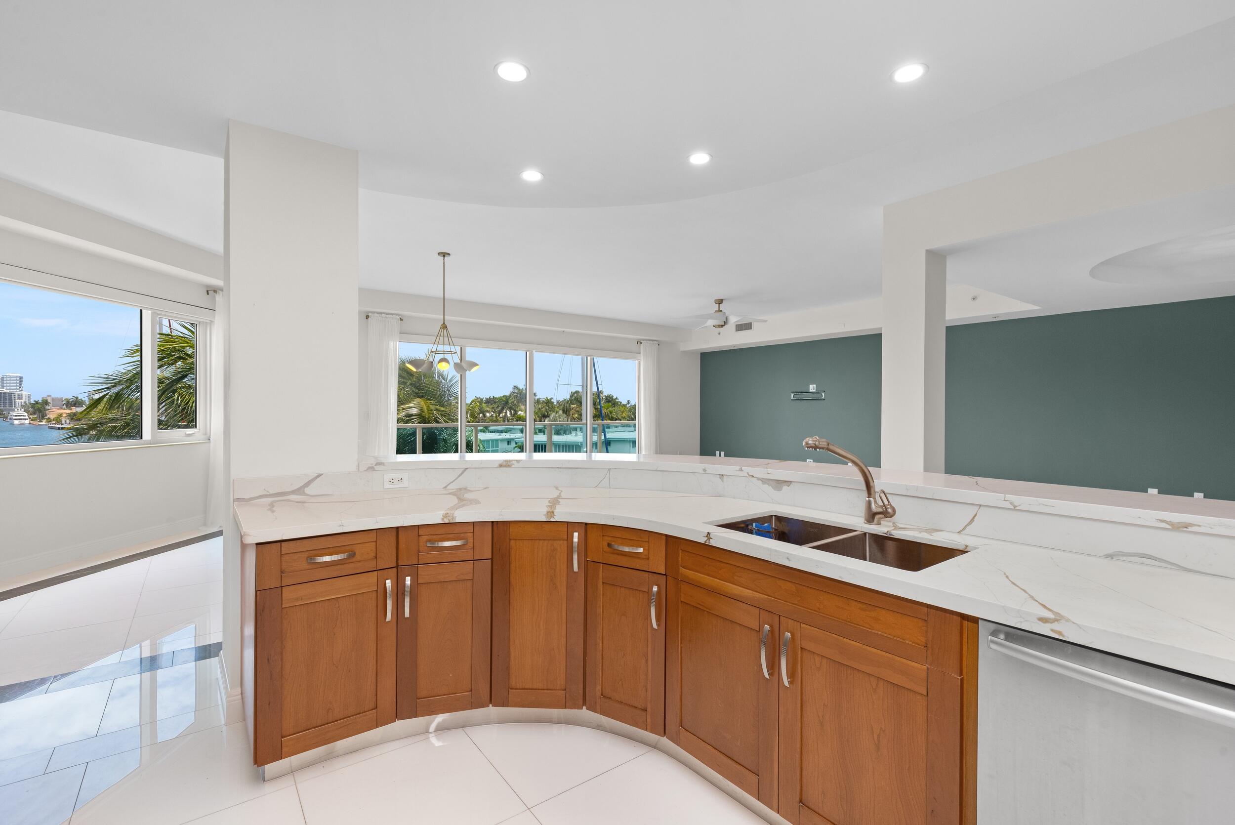 516 HENDRICKS #4A, Fort Lauderdale FL 33301