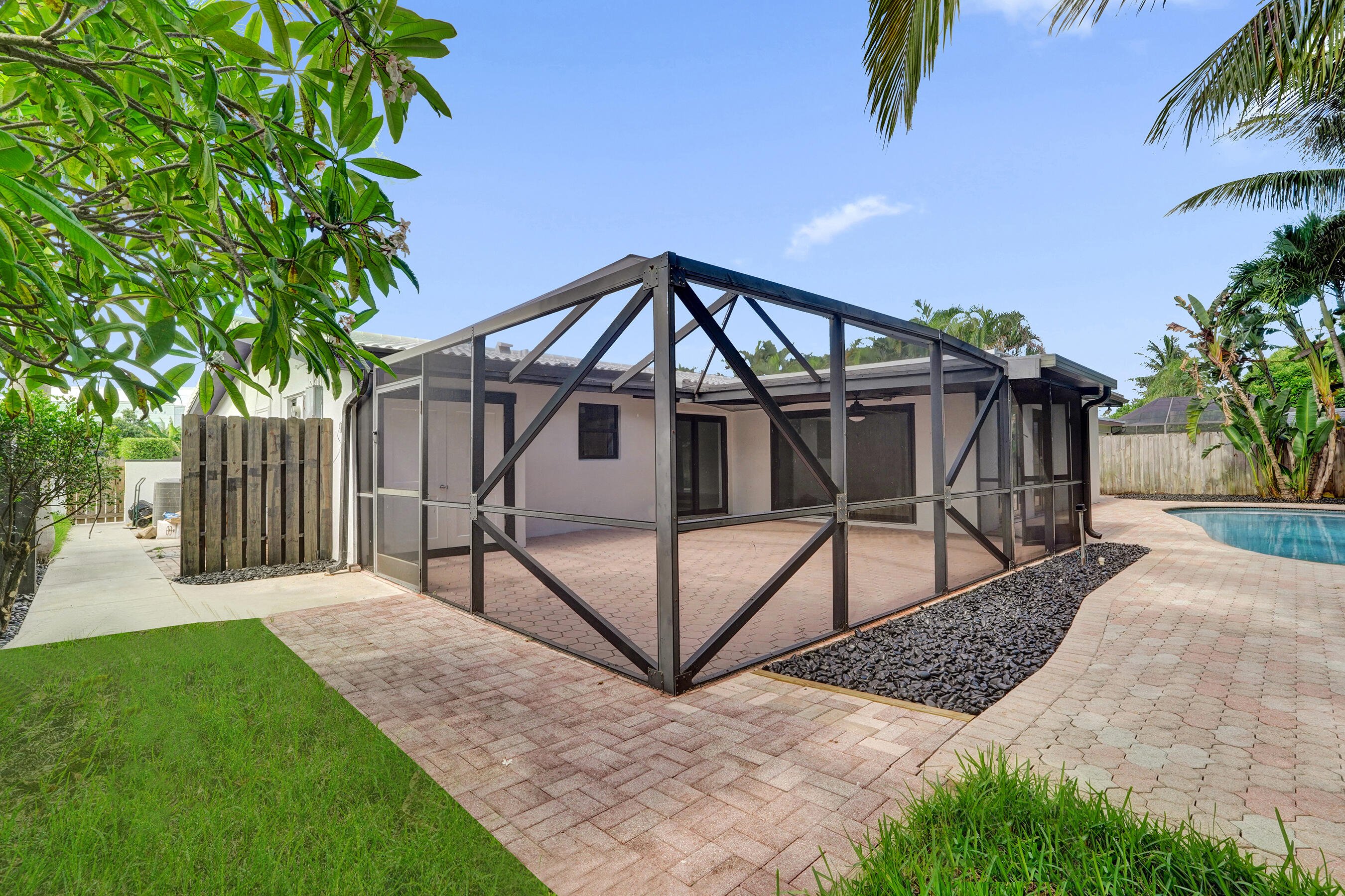 1250 SW 4TH, Boca Raton FL 33486