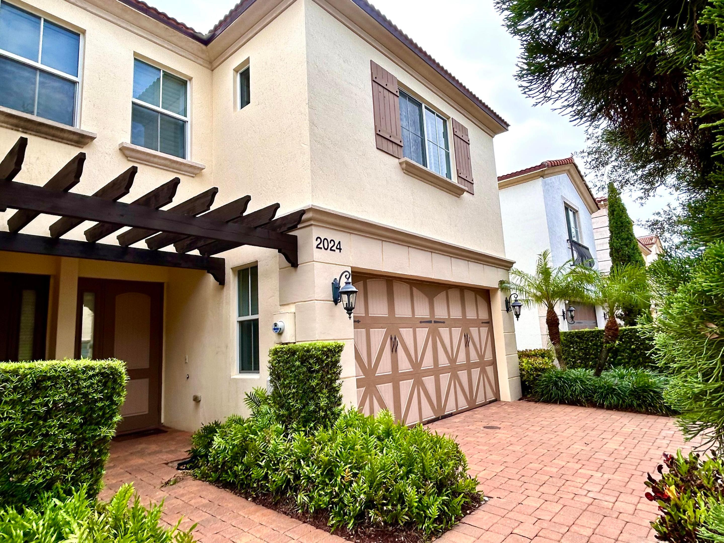 2024 FOXTAIL VIEW, West Palm Beach FL 33411
