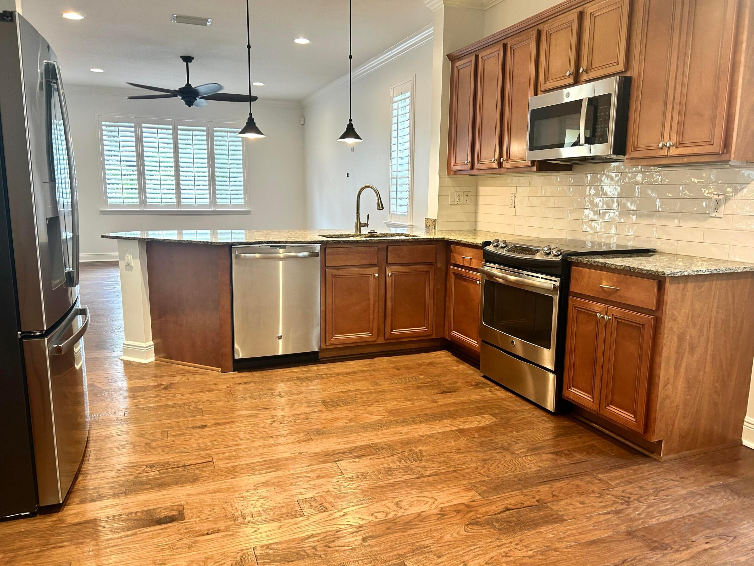 2024 FOXTAIL VIEW, West Palm Beach FL 33411