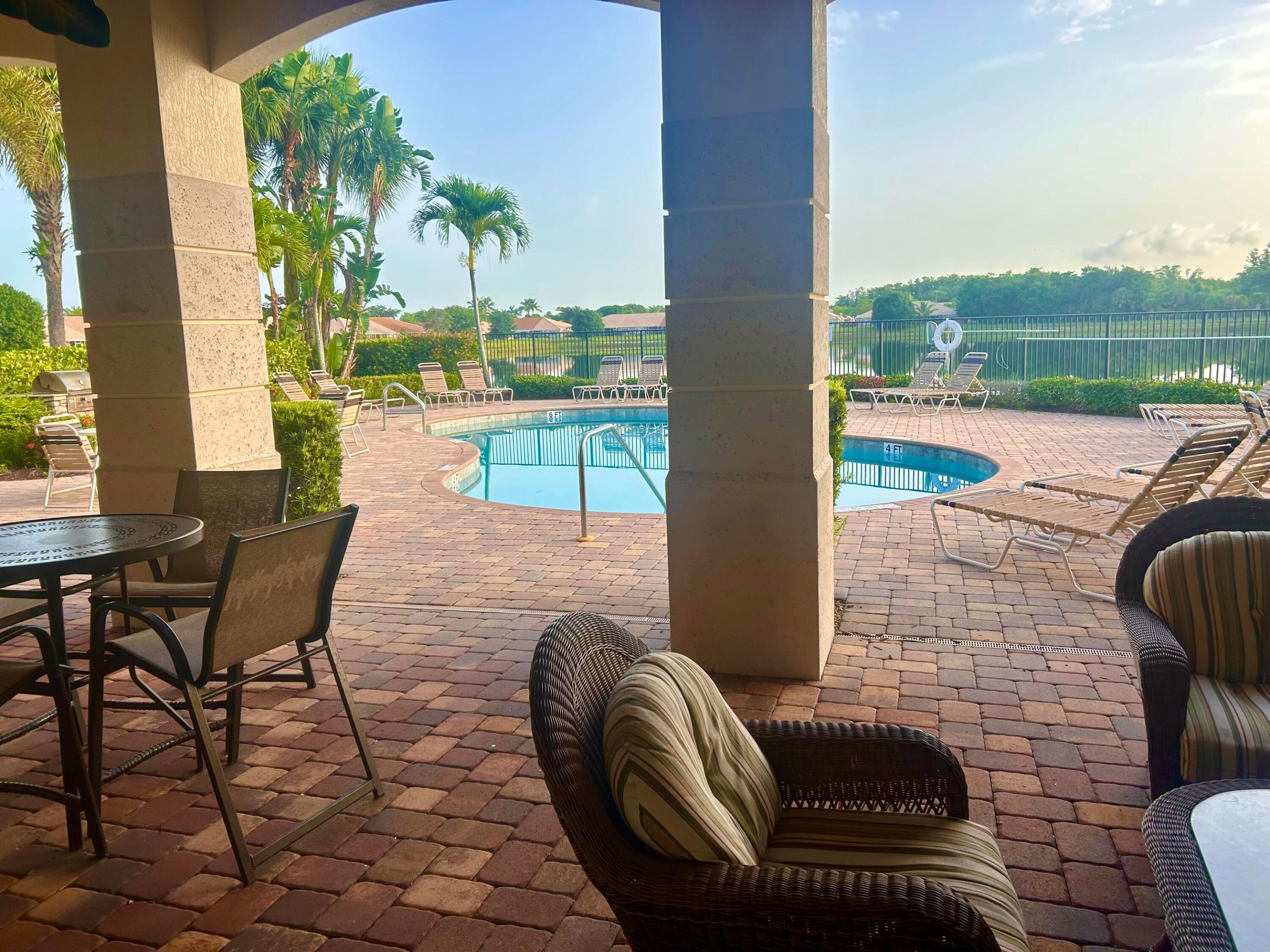 2024 FOXTAIL VIEW, West Palm Beach FL 33411