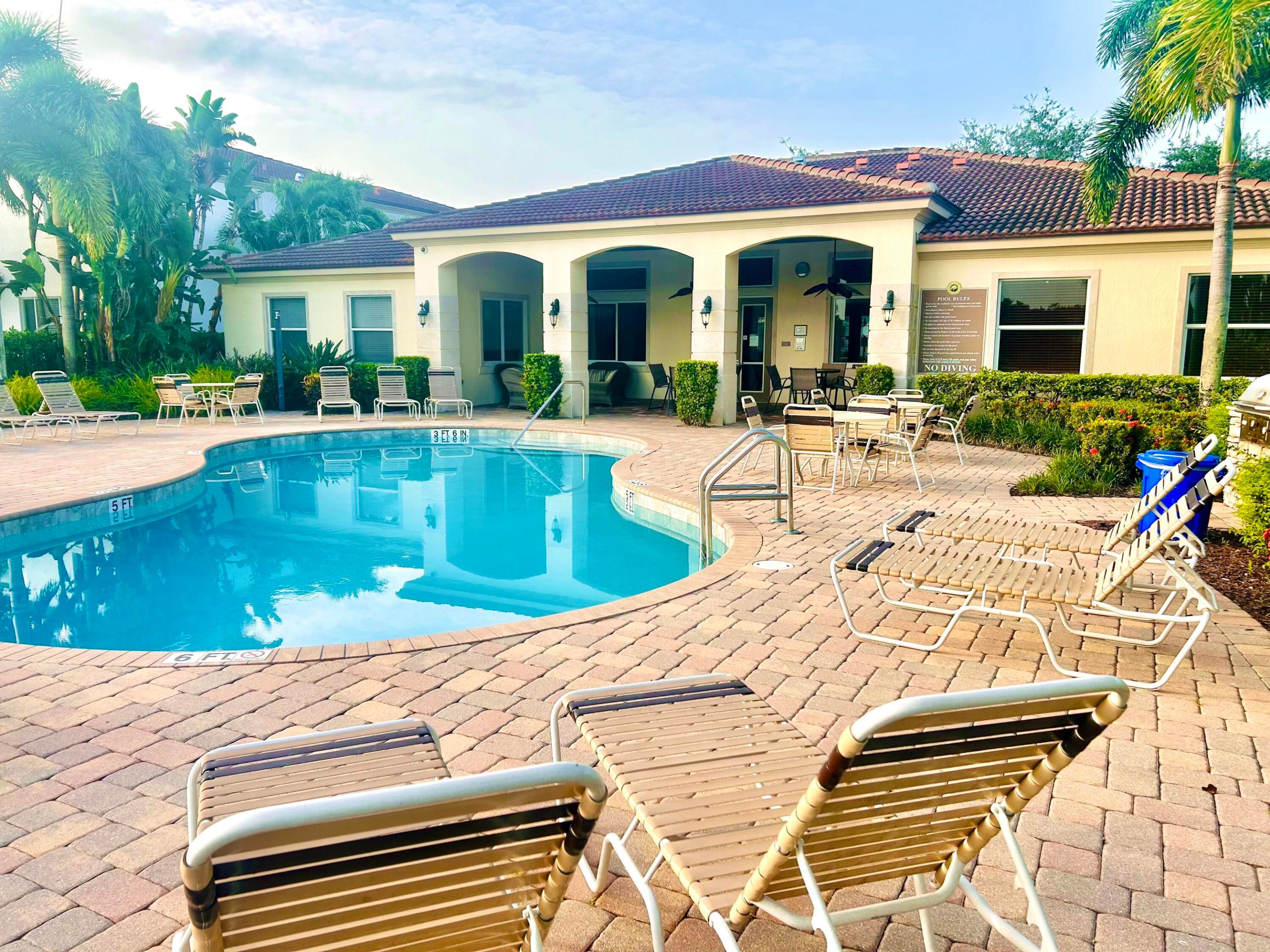 2024 FOXTAIL VIEW, West Palm Beach FL 33411