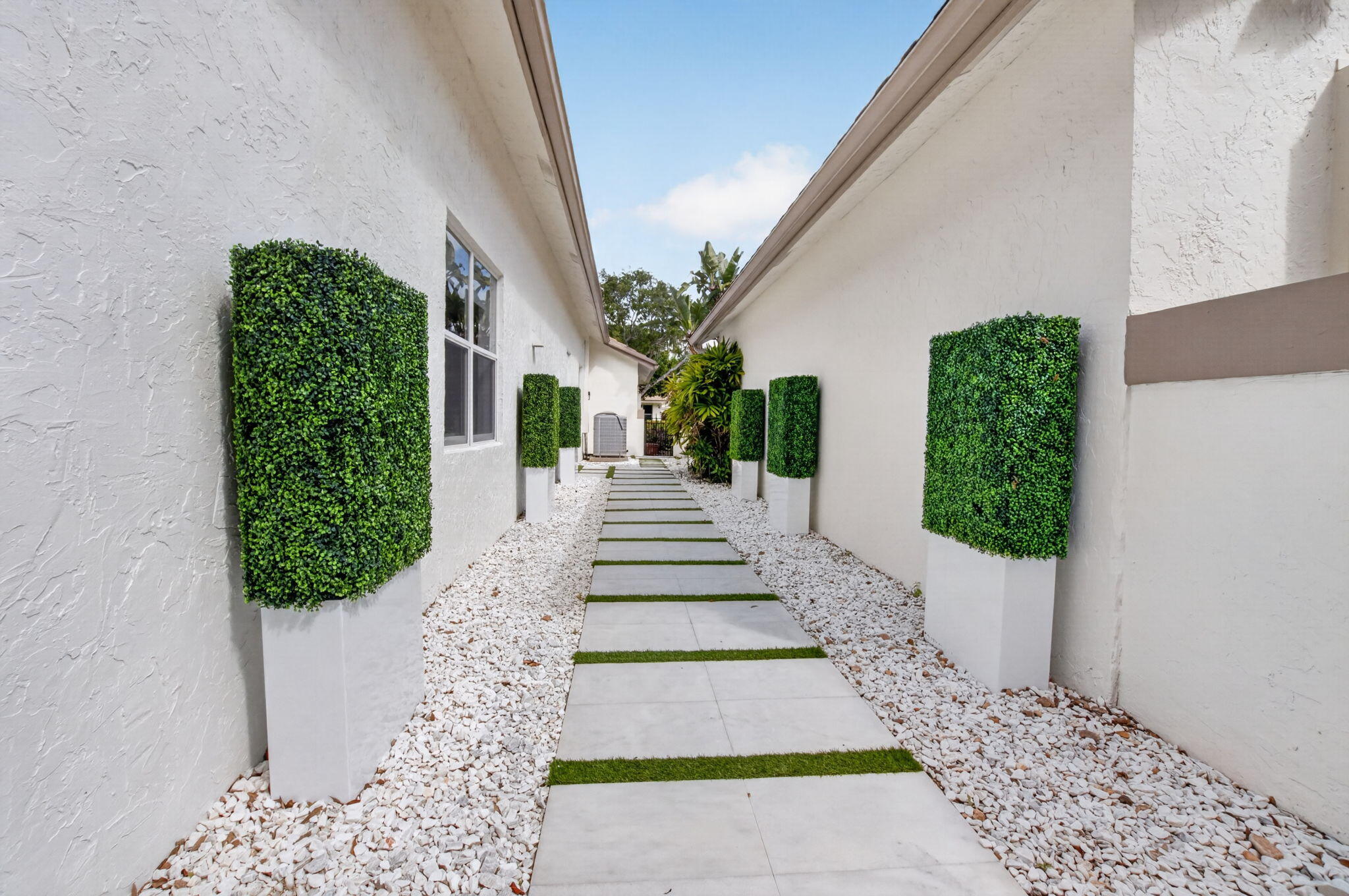 5372 NW 21st, Boca Raton FL 33496