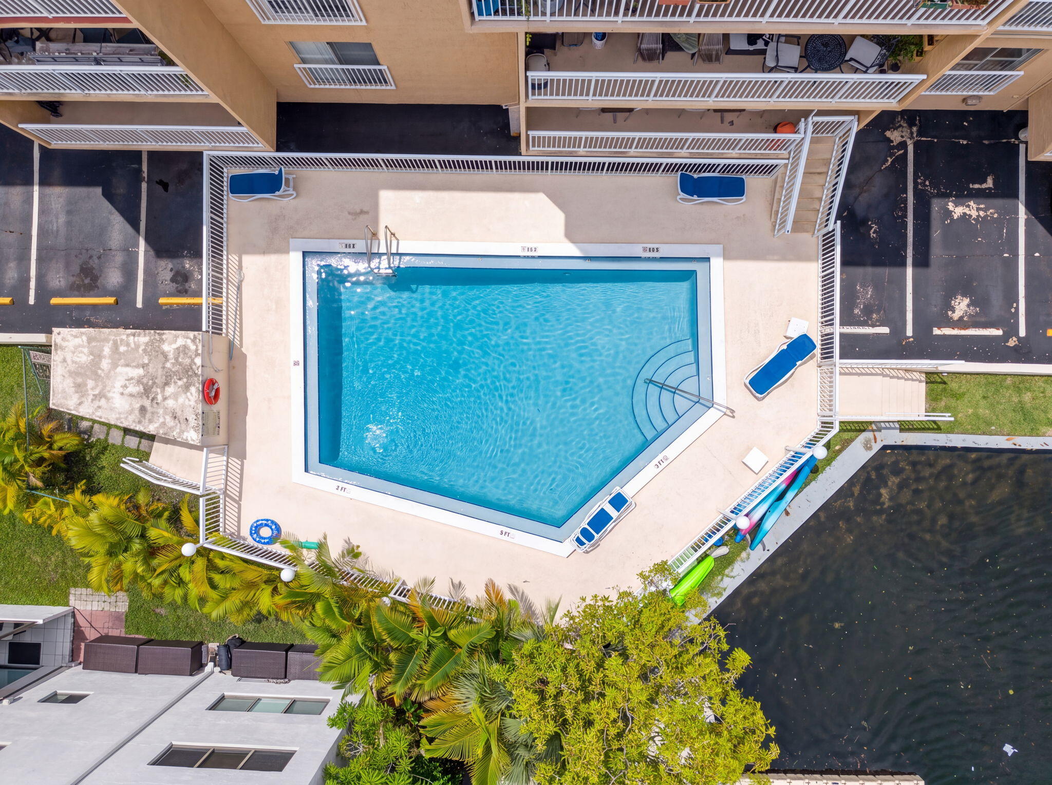 17051 NE 35TH #207, North Miami Beach FL 33160