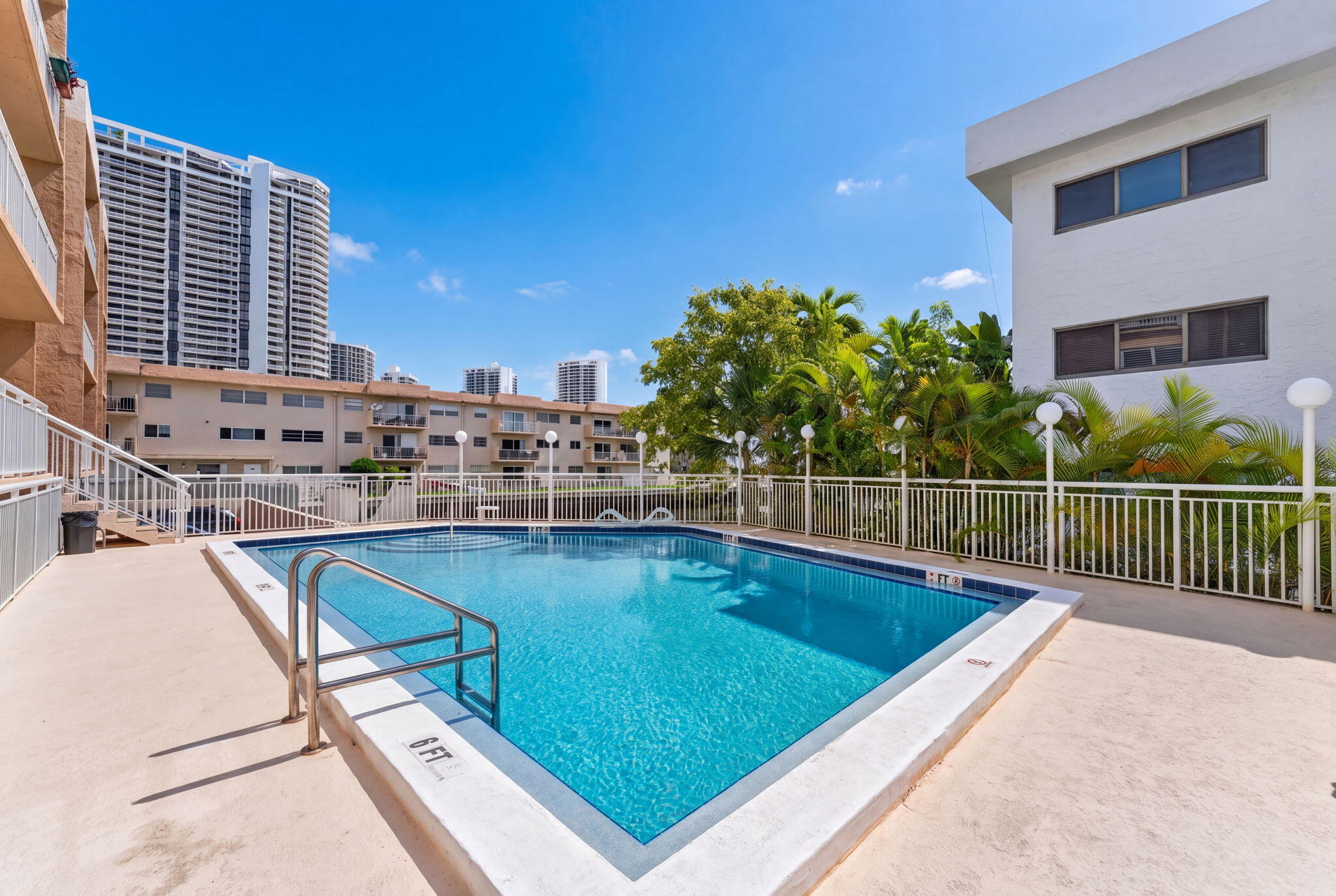 17051 NE 35TH #207, North Miami Beach FL 33160