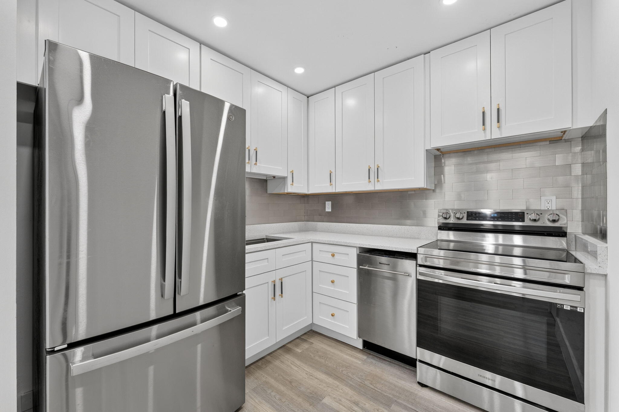17051 NE 35TH #207, North Miami Beach FL 33160