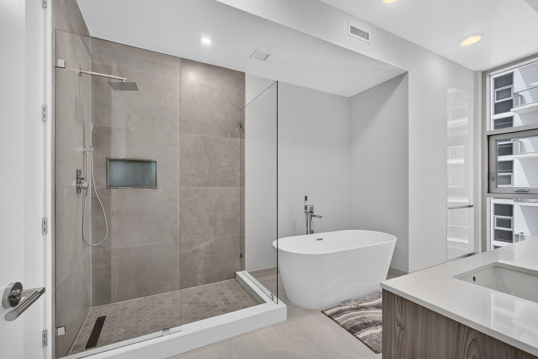 220 Lake Shore #1702, Lake Park FL 33403