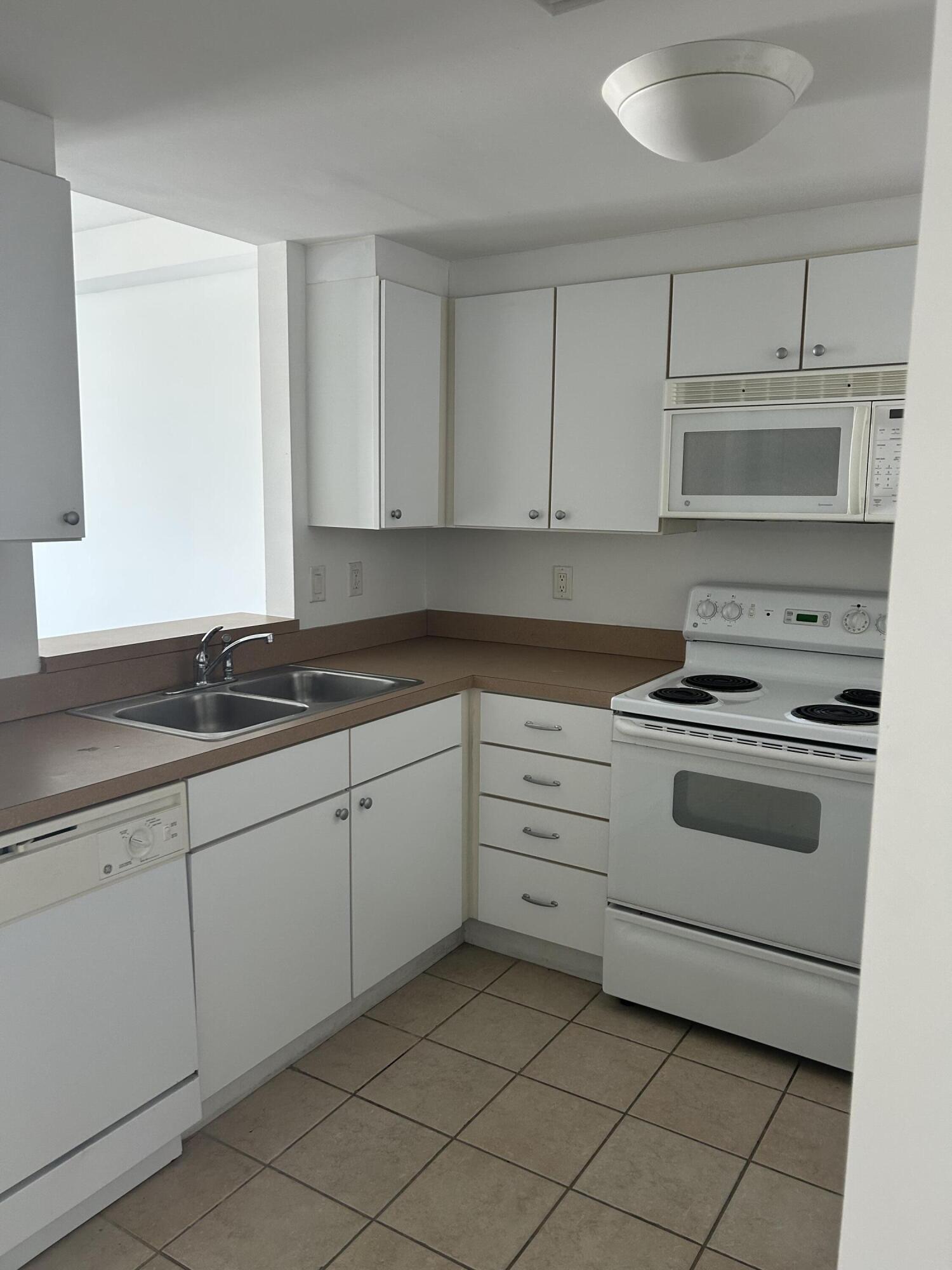 1250 S MIAMI #1613, Miami FL 33130