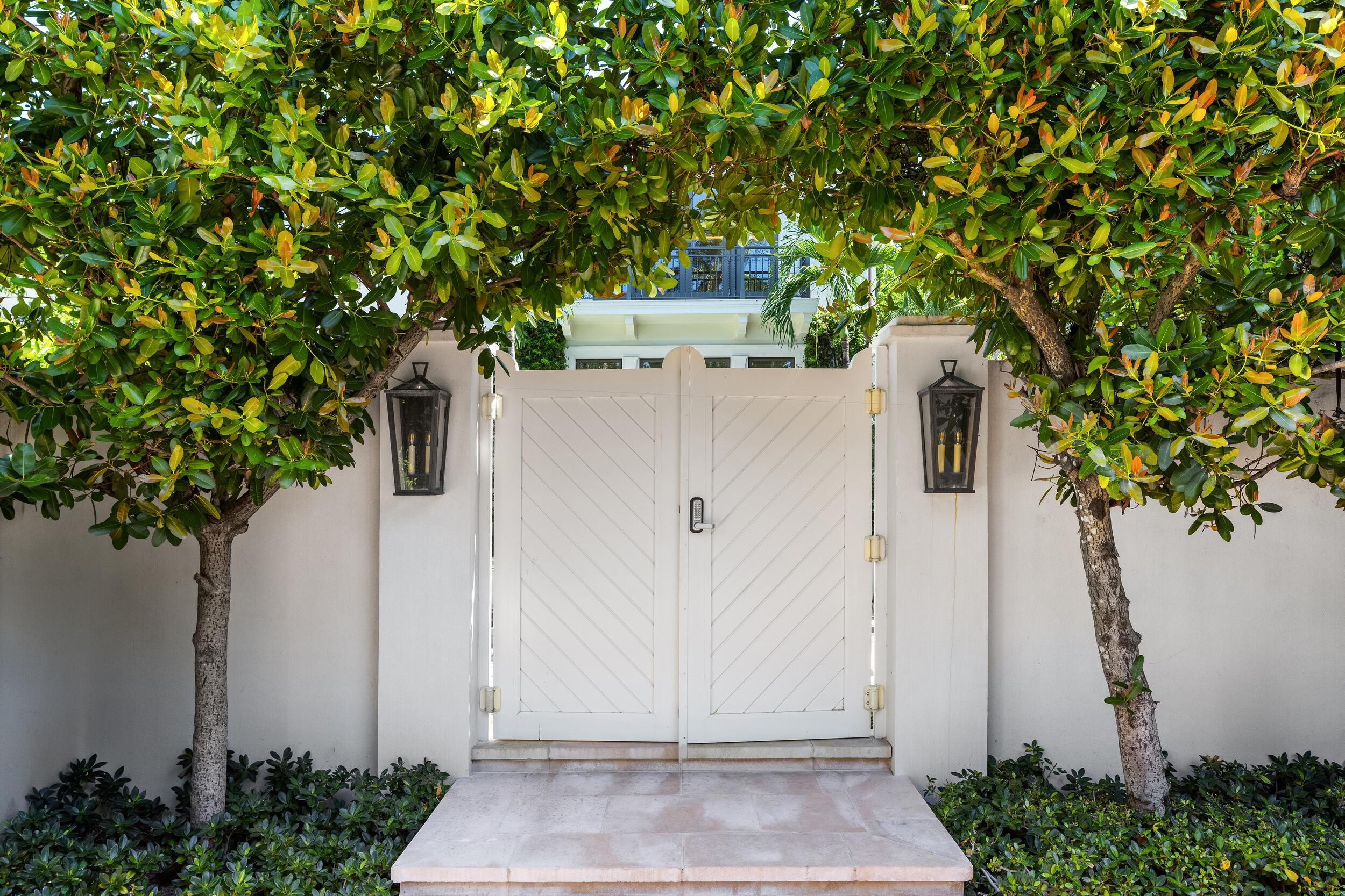 220 Jungle, Palm Beach FL 33480