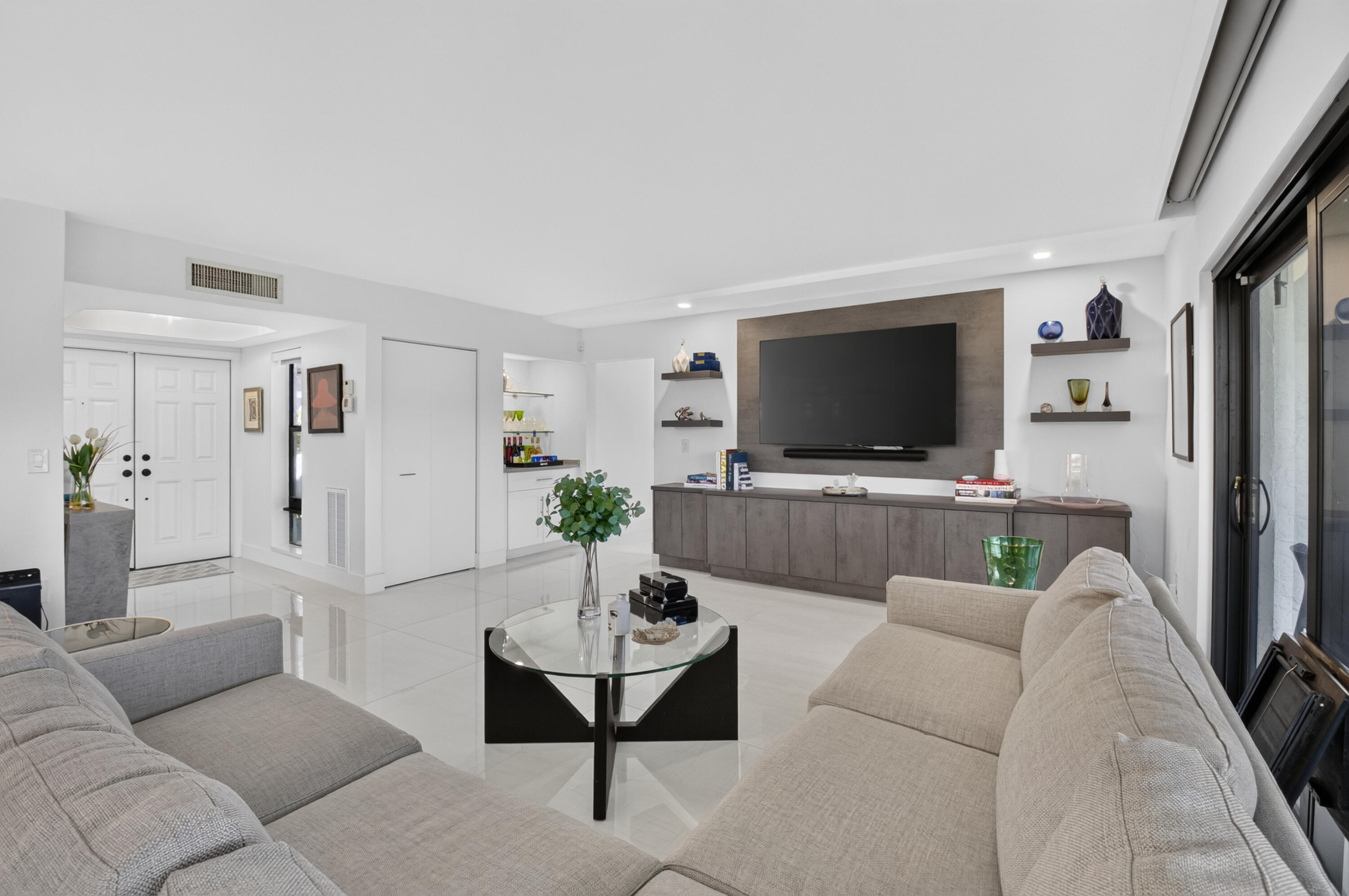 7809 Lakeside #G205, Boca Raton FL 33434