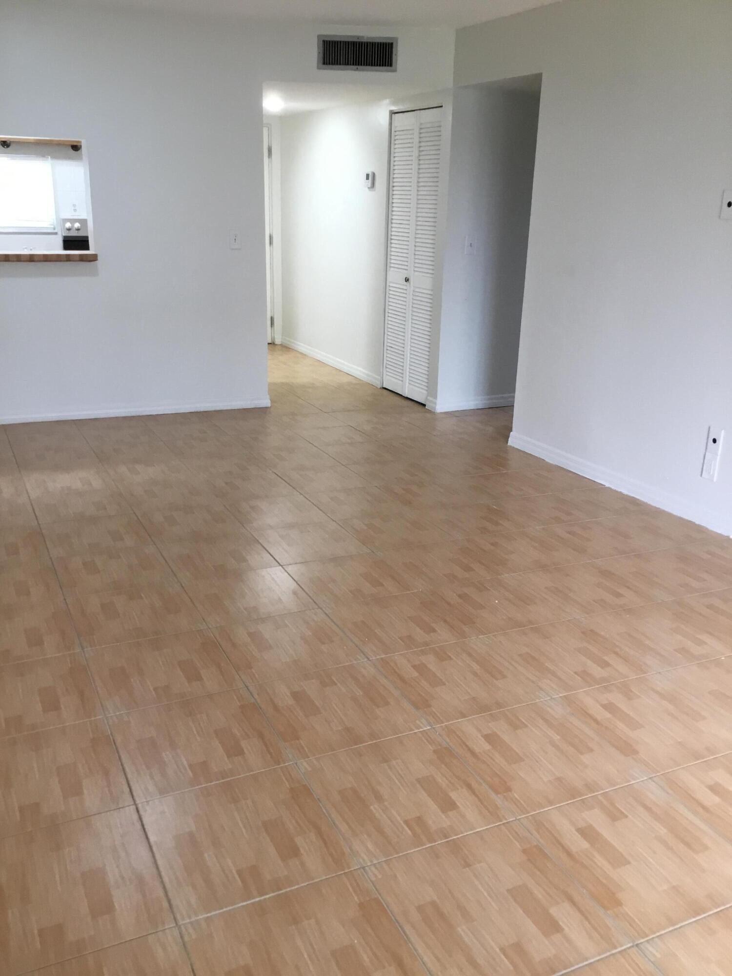 7860 NW 50TH #301, Lauderhill FL 33351