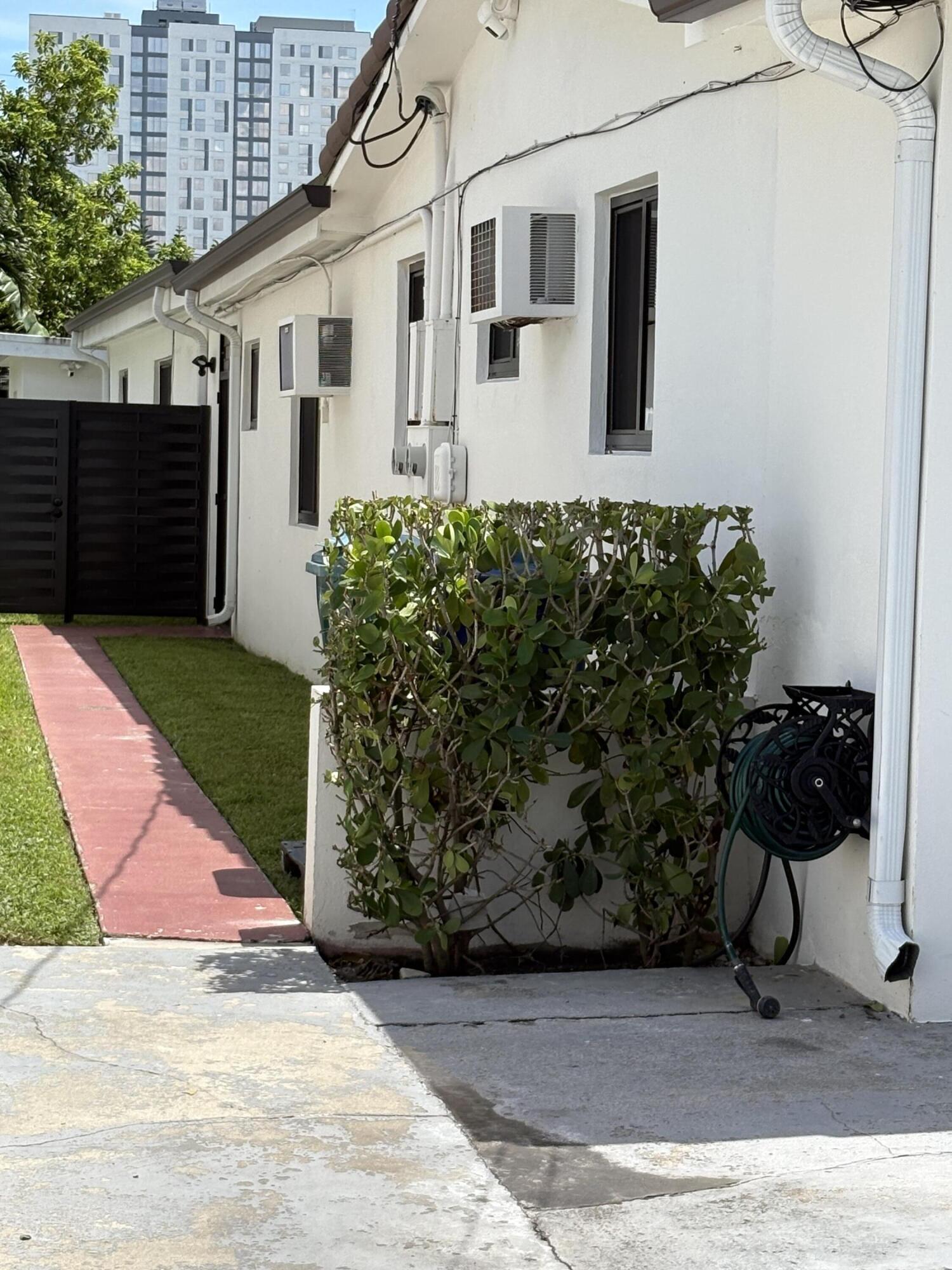 10928 SW 2nd, Miami FL 33174
