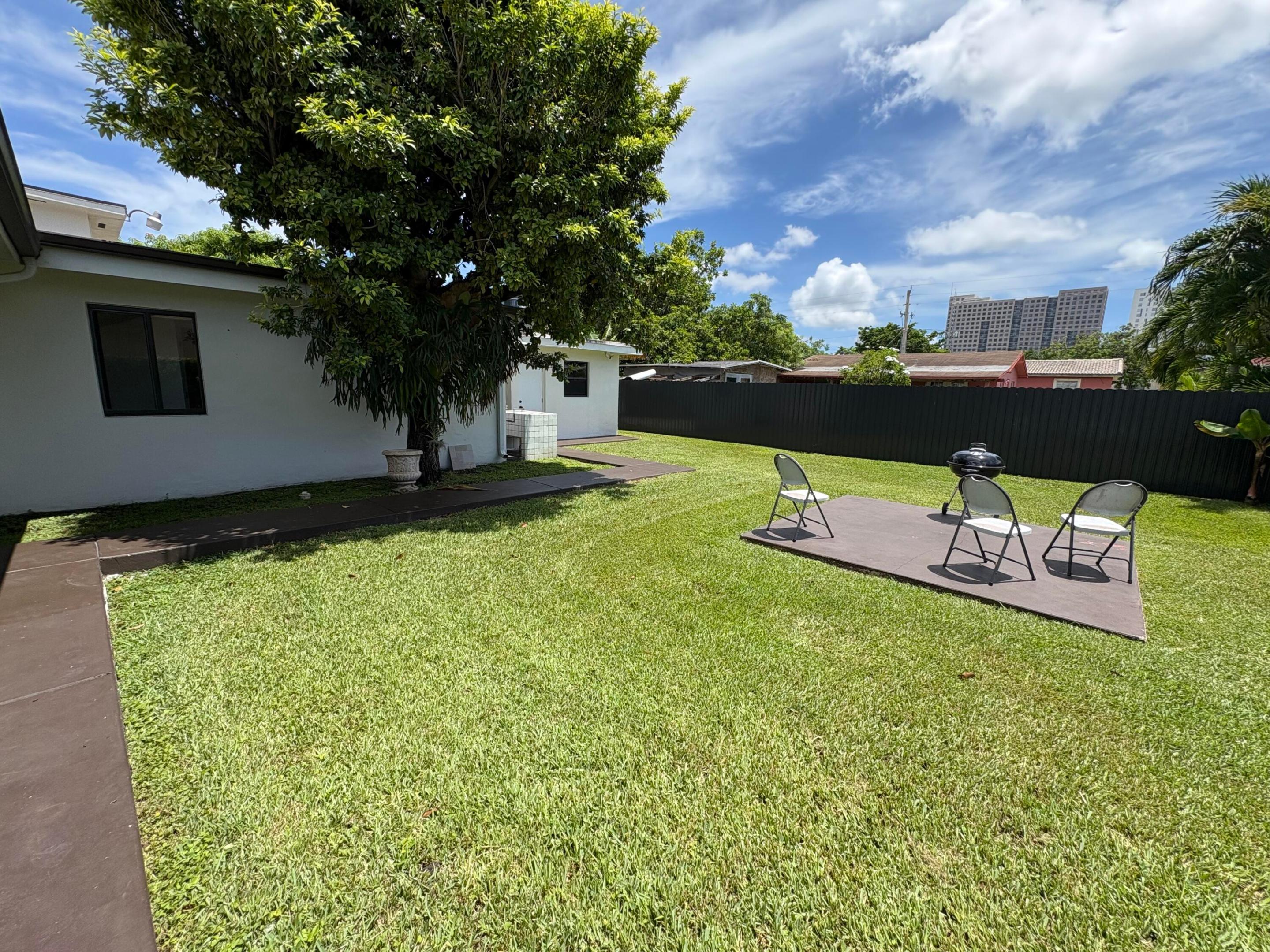 10928 SW 2nd, Miami FL 33174