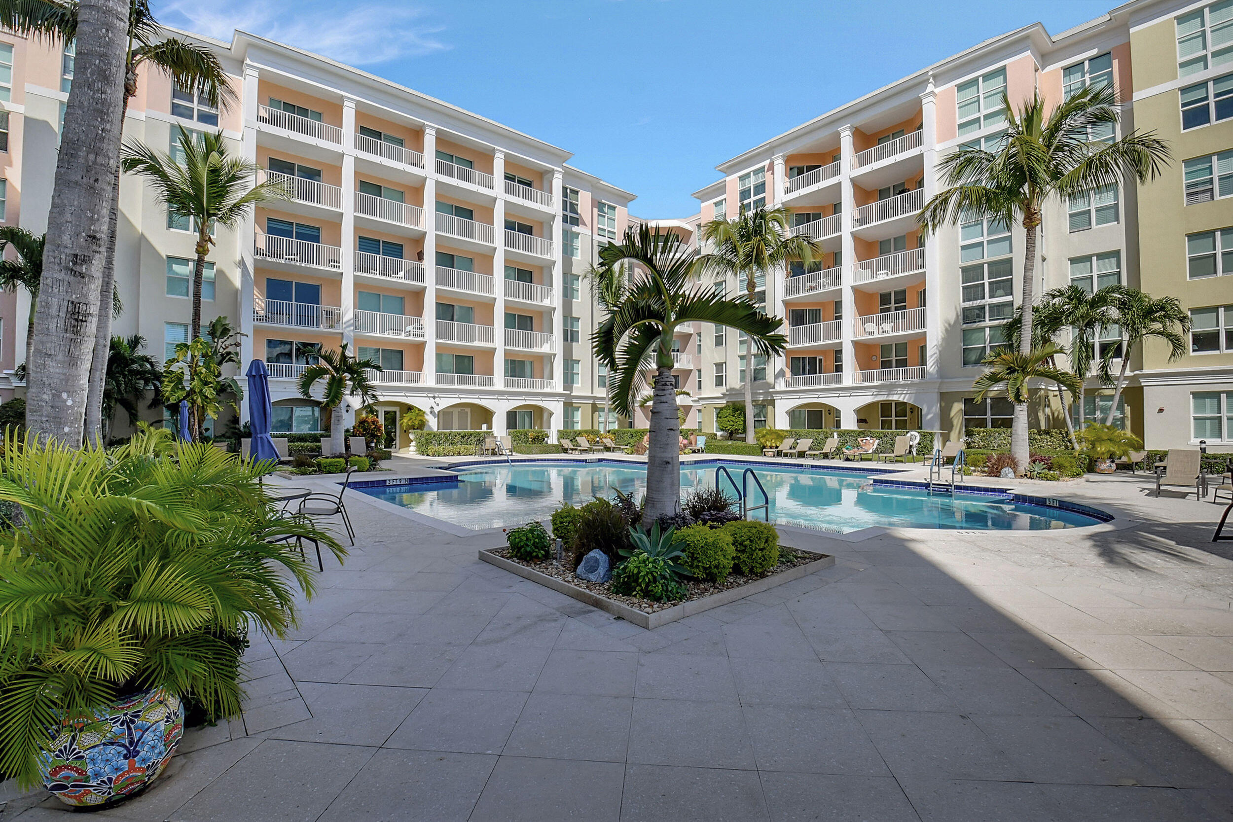 802 W WINDWARD #303, Lantana FL 33462
