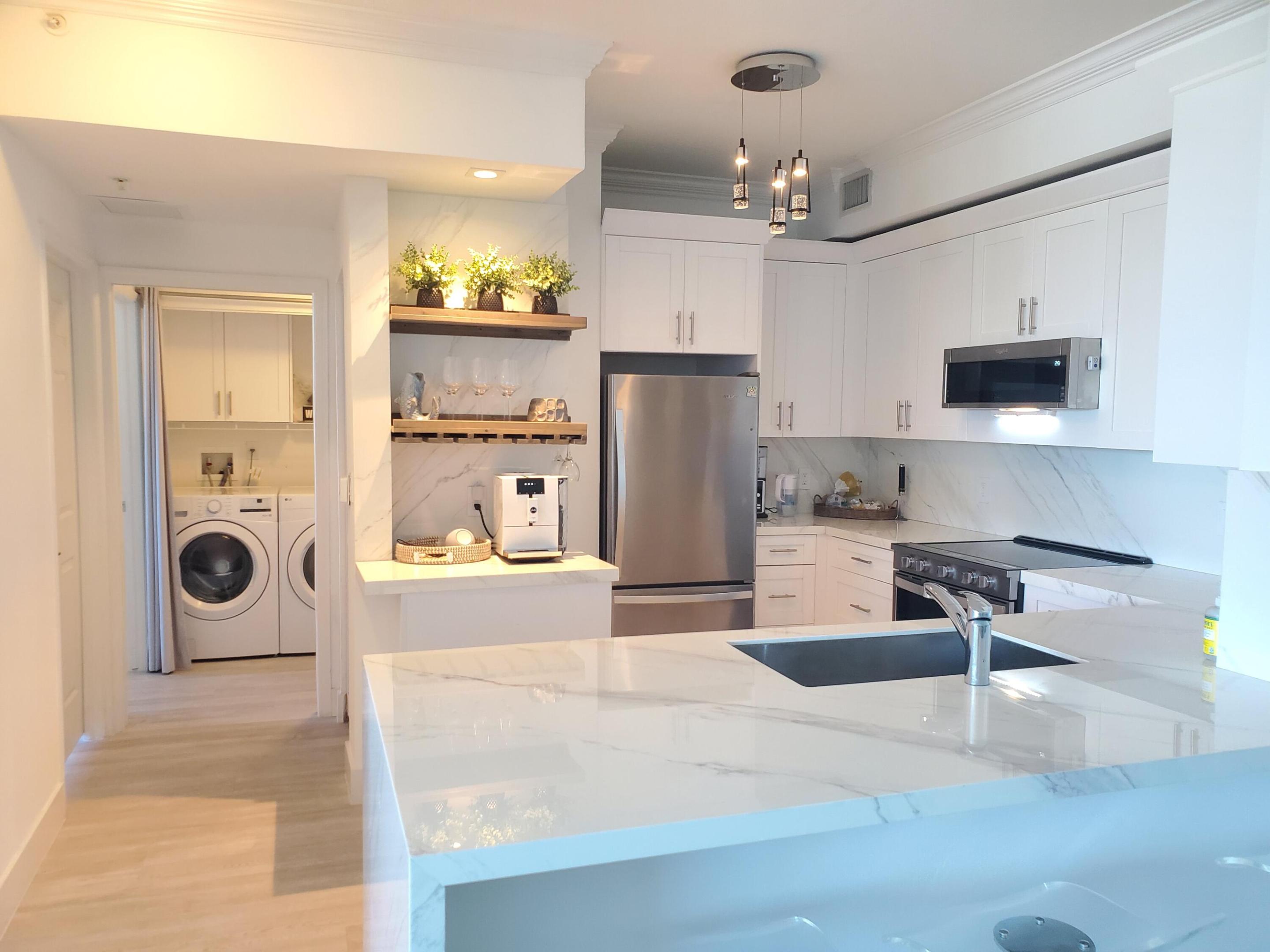 802 W WINDWARD #303, Lantana FL 33462