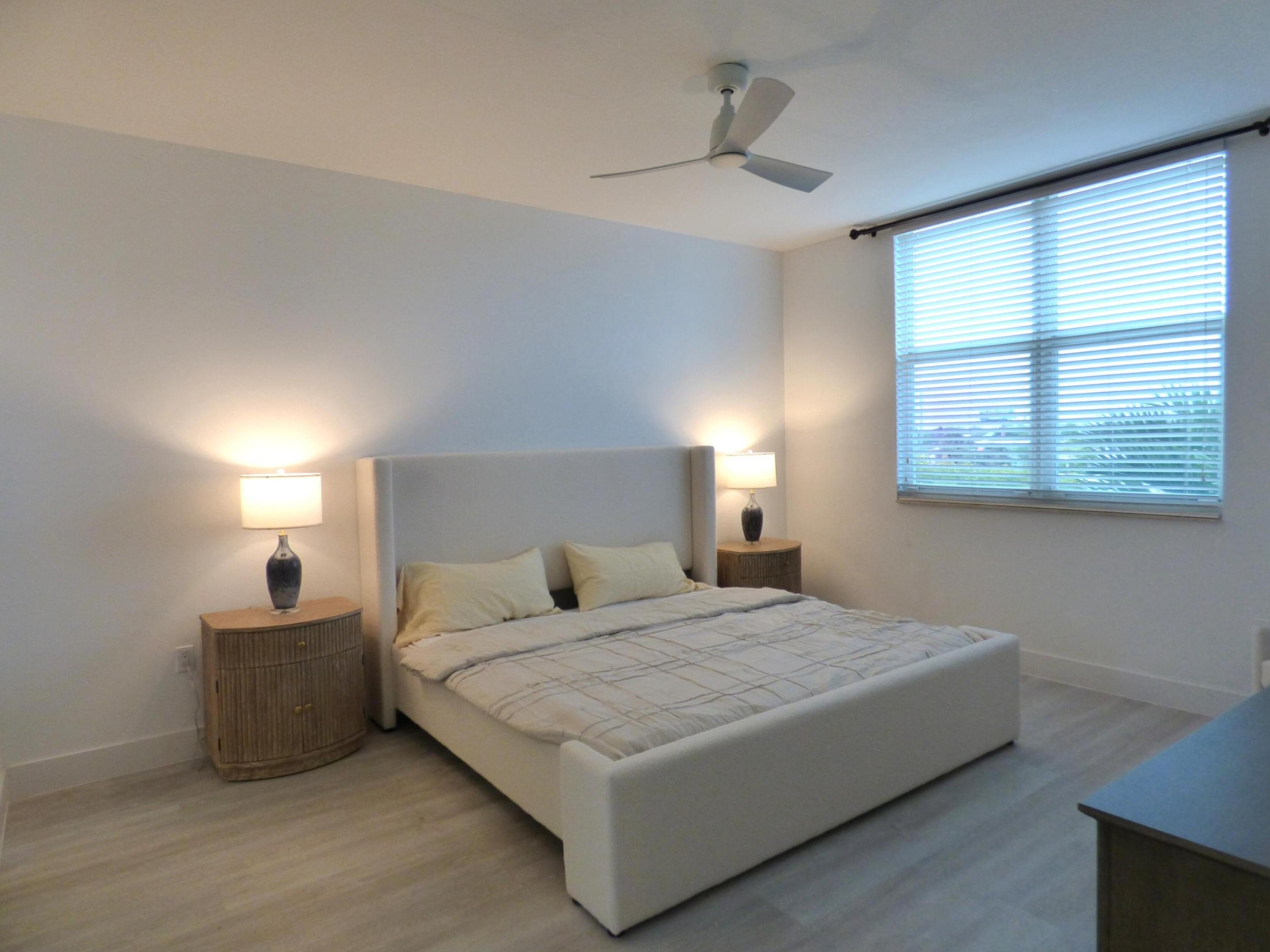 802 W WINDWARD #303, Lantana FL 33462
