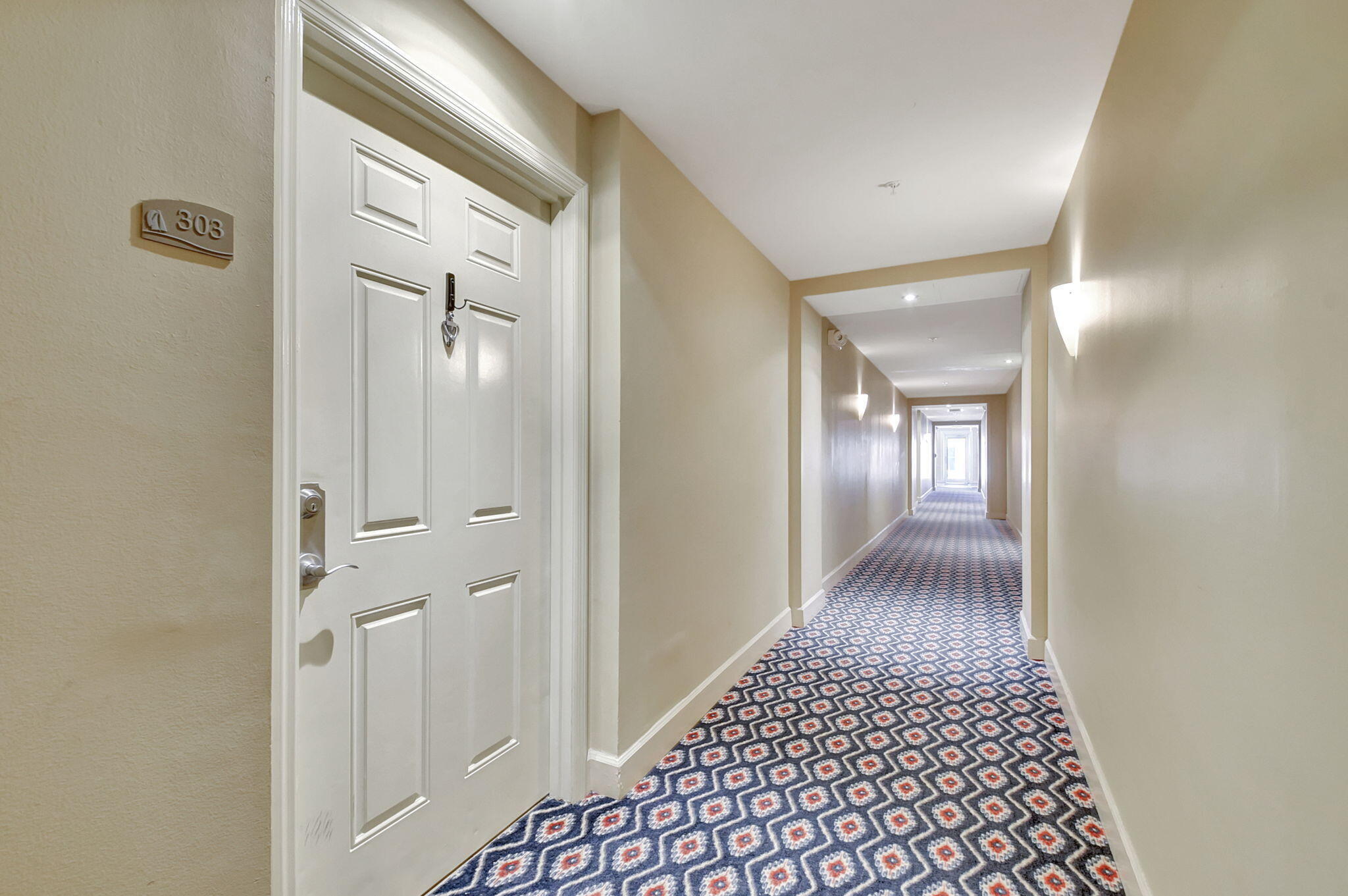 802 W WINDWARD #303, Lantana FL 33462