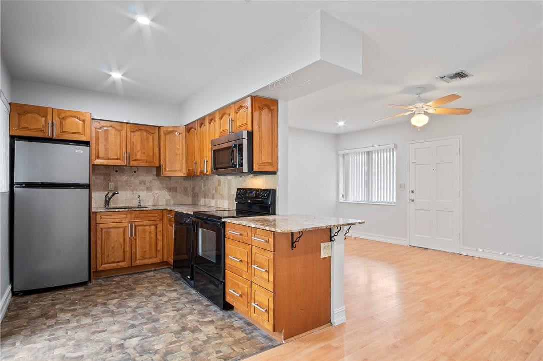 2130 NE 42ND #8, Lighthouse Point FL 33064