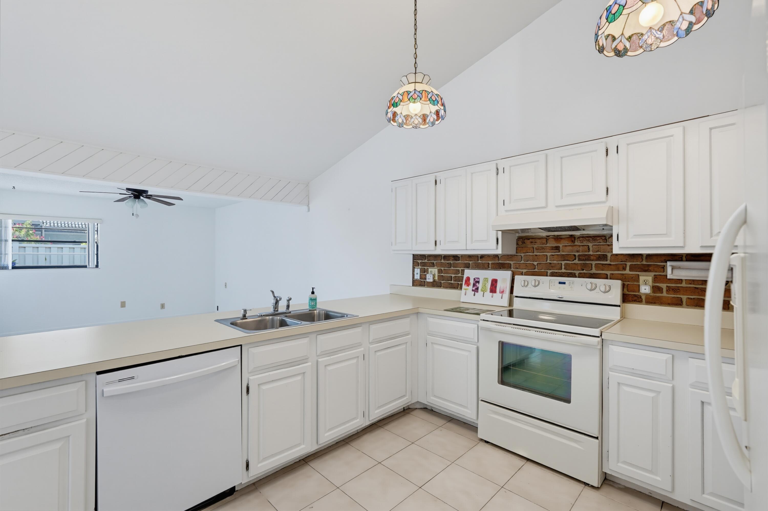 6846 BIANCHINI, Boca Raton FL 33433