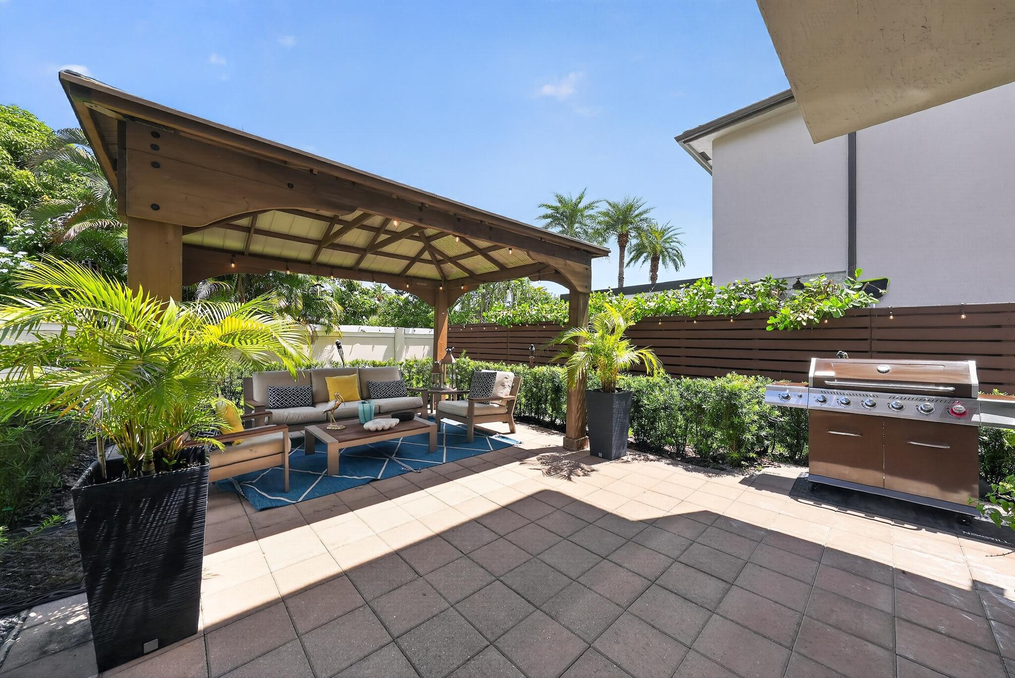 9023 NW 161ST, Miami Lakes FL 33018