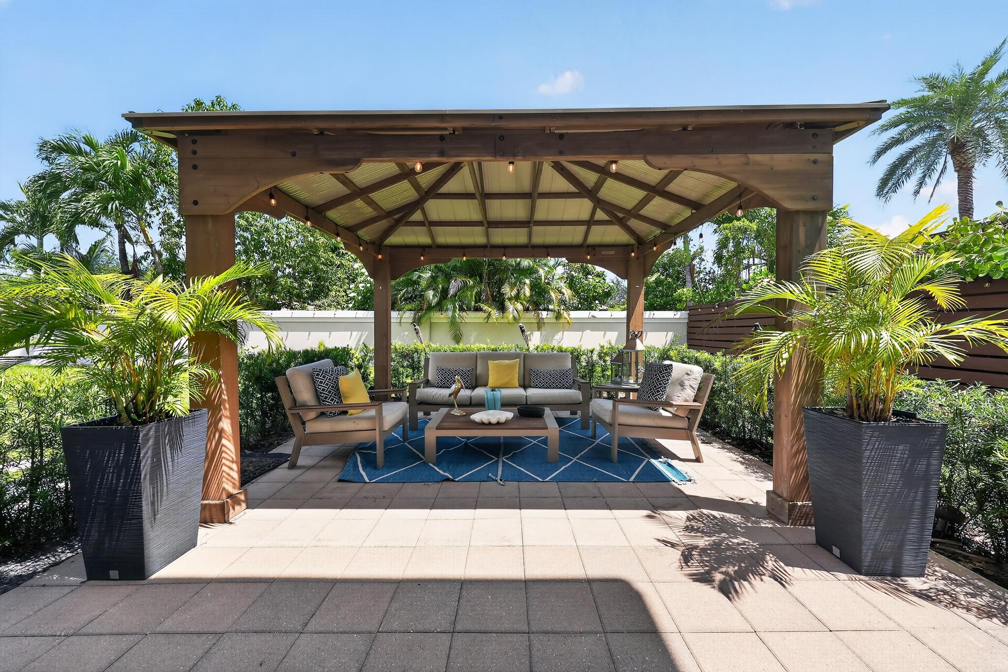9023 NW 161ST, Miami Lakes FL 33018