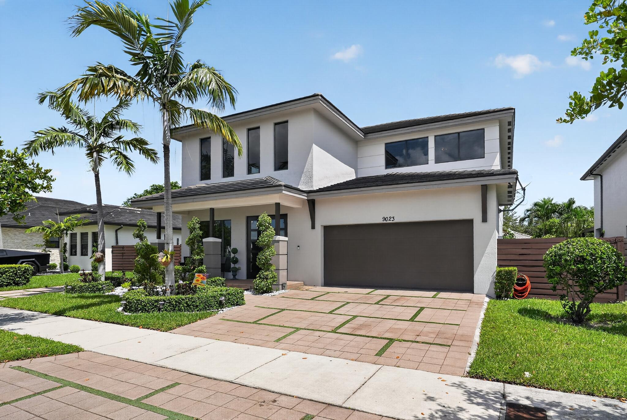 9023 NW 161ST, Miami Lakes FL 33018