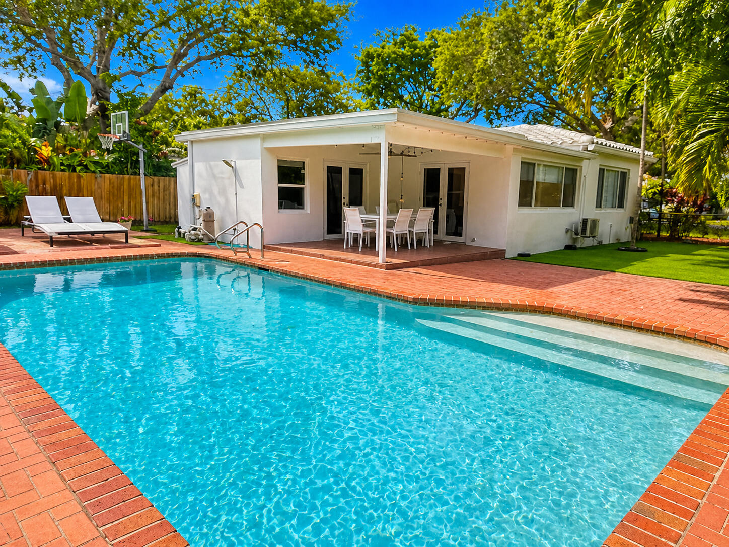800 SE 11TH, Fort Lauderdale FL 33316
