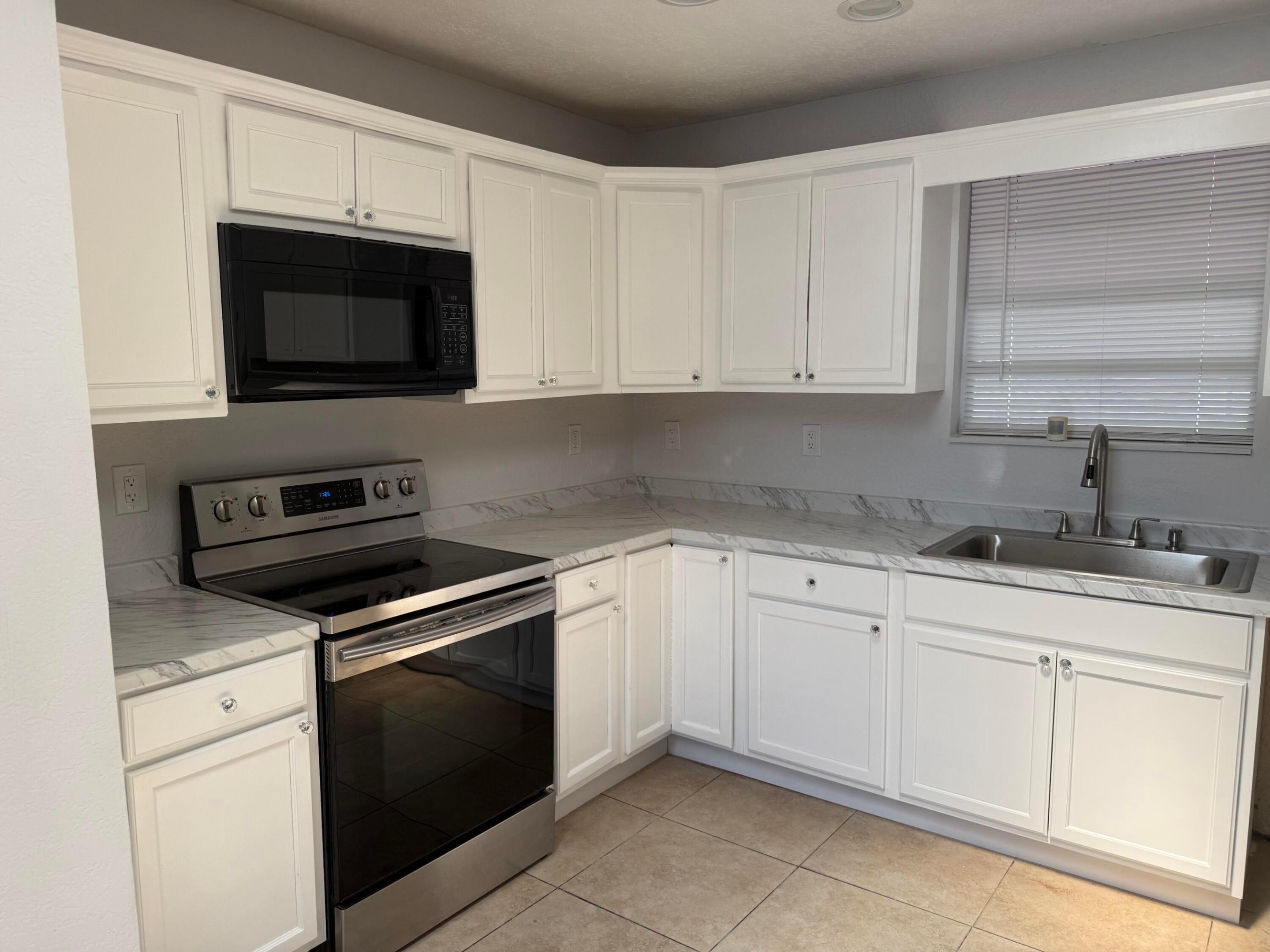 3830 DAVIS, Palm Springs FL 33461