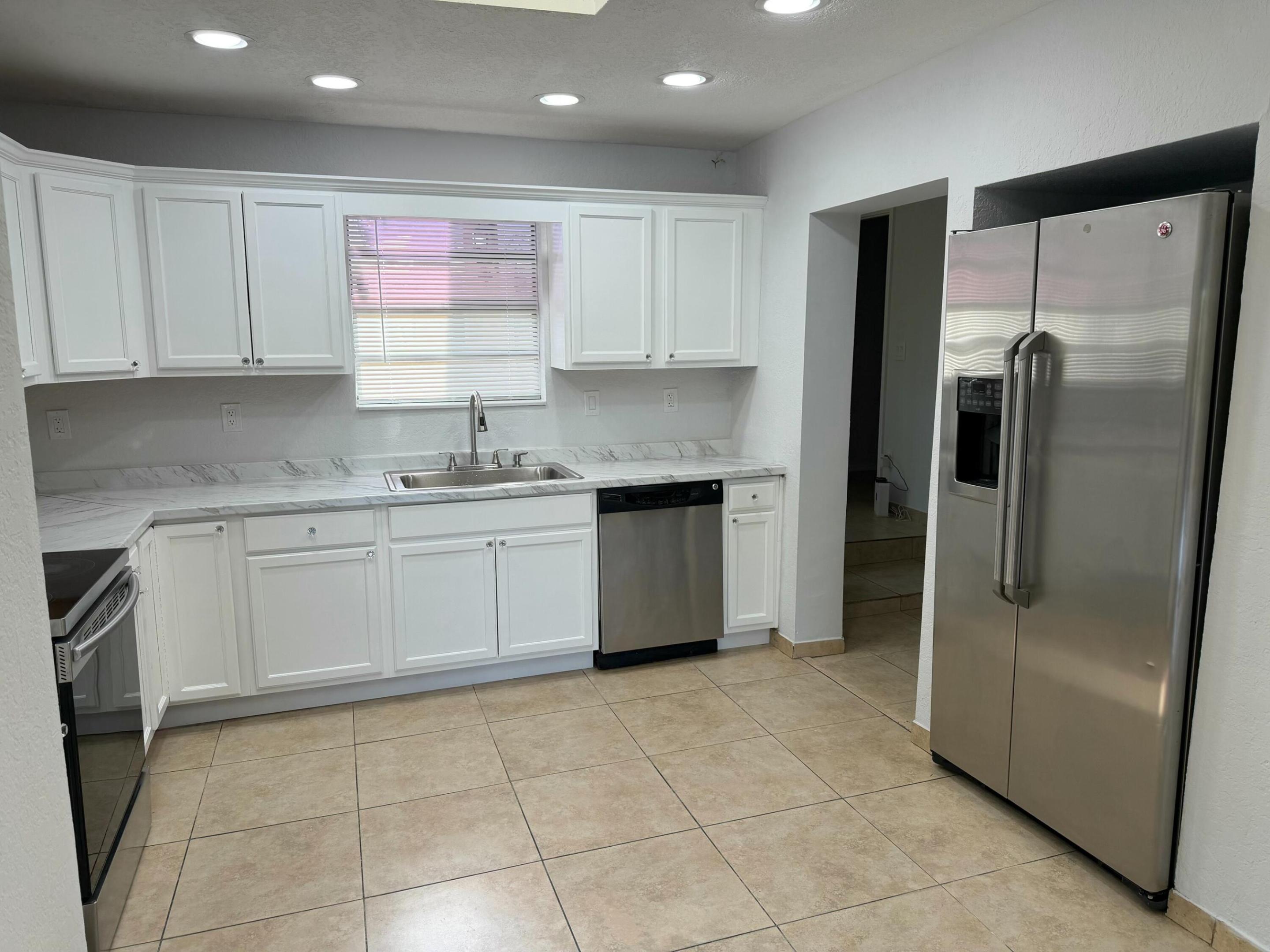 3830 DAVIS, Palm Springs FL 33461
