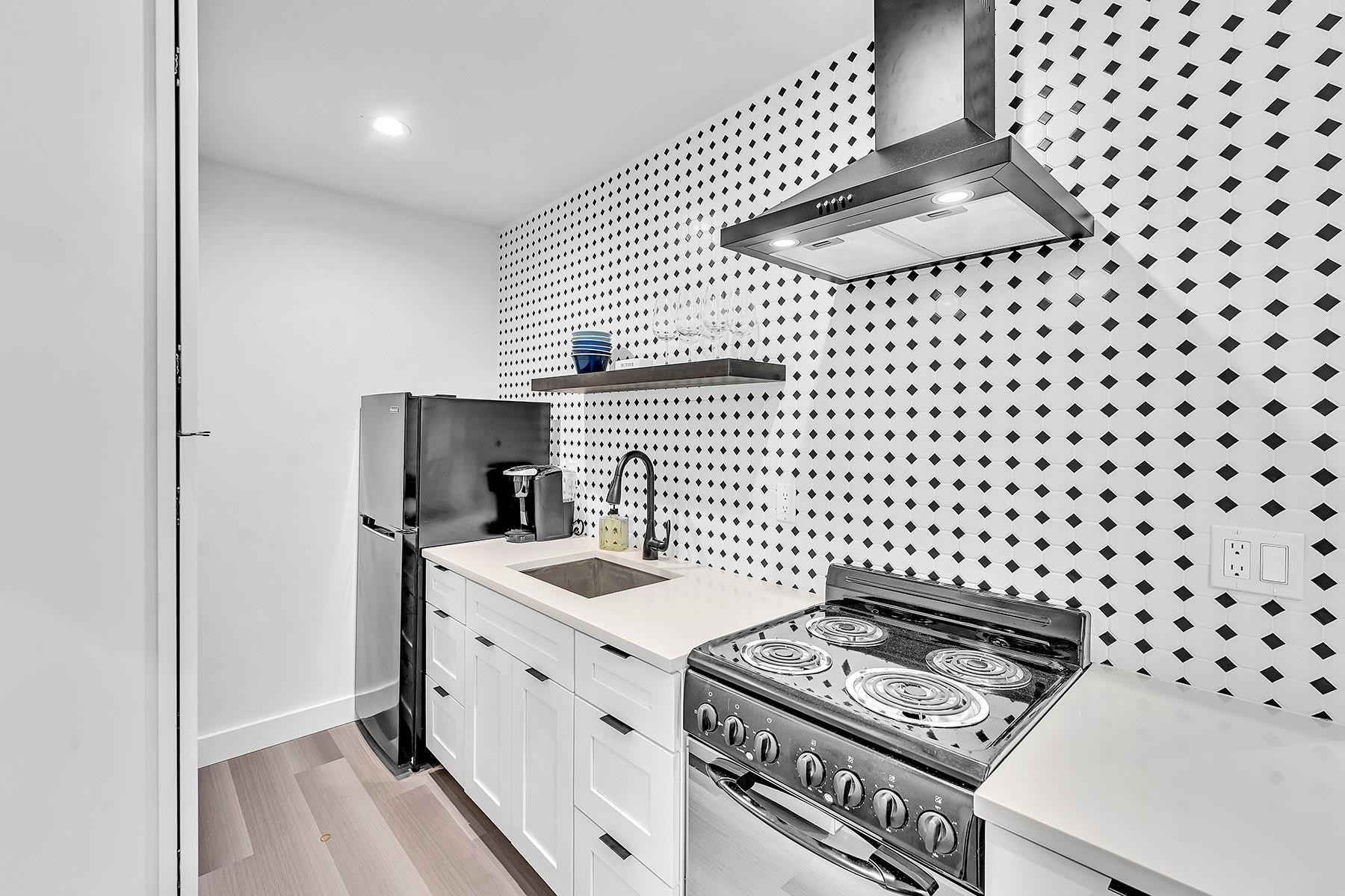649 NE 16th, Fort Lauderdale FL 33304