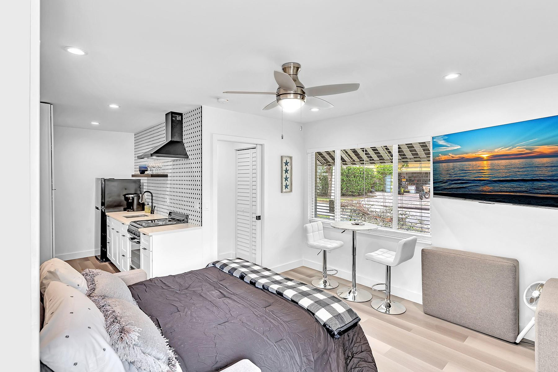 649 NE 16th, Fort Lauderdale FL 33304