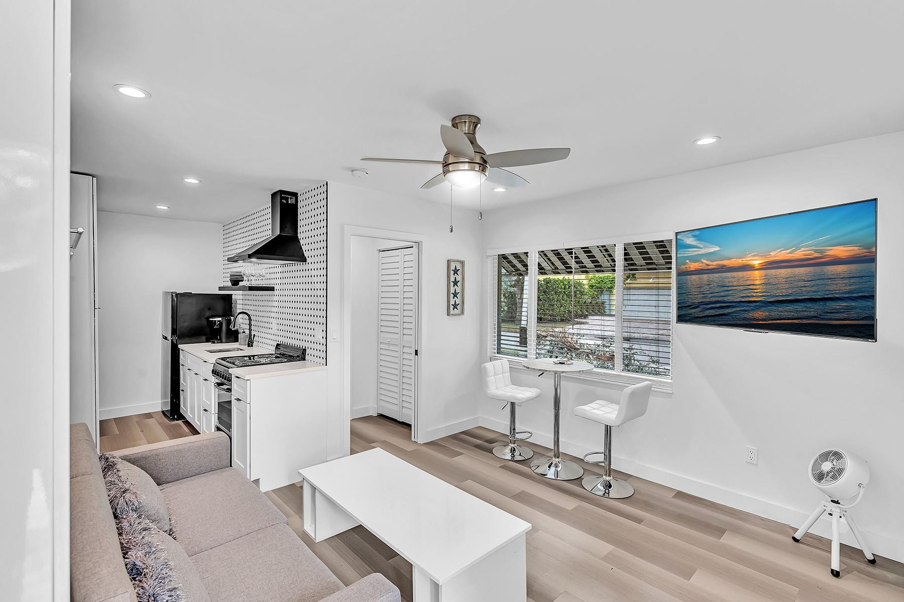 649 NE 16th, Fort Lauderdale FL 33304
