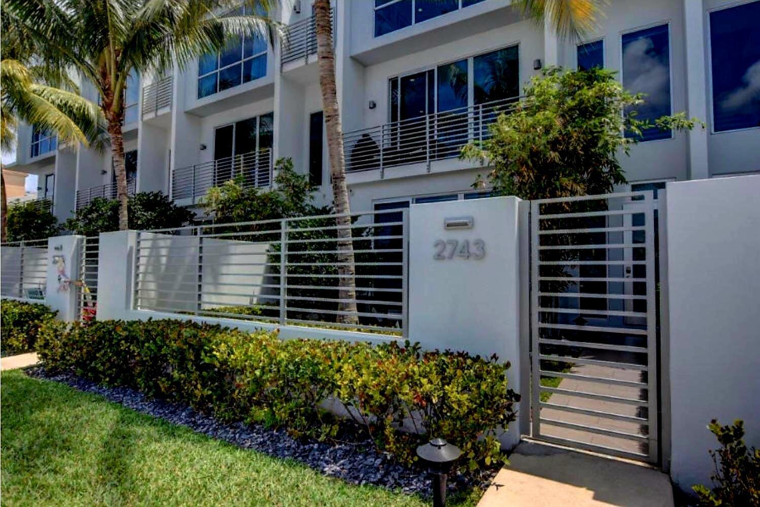 2743 NE 1ST, Pompano Beach FL 33062