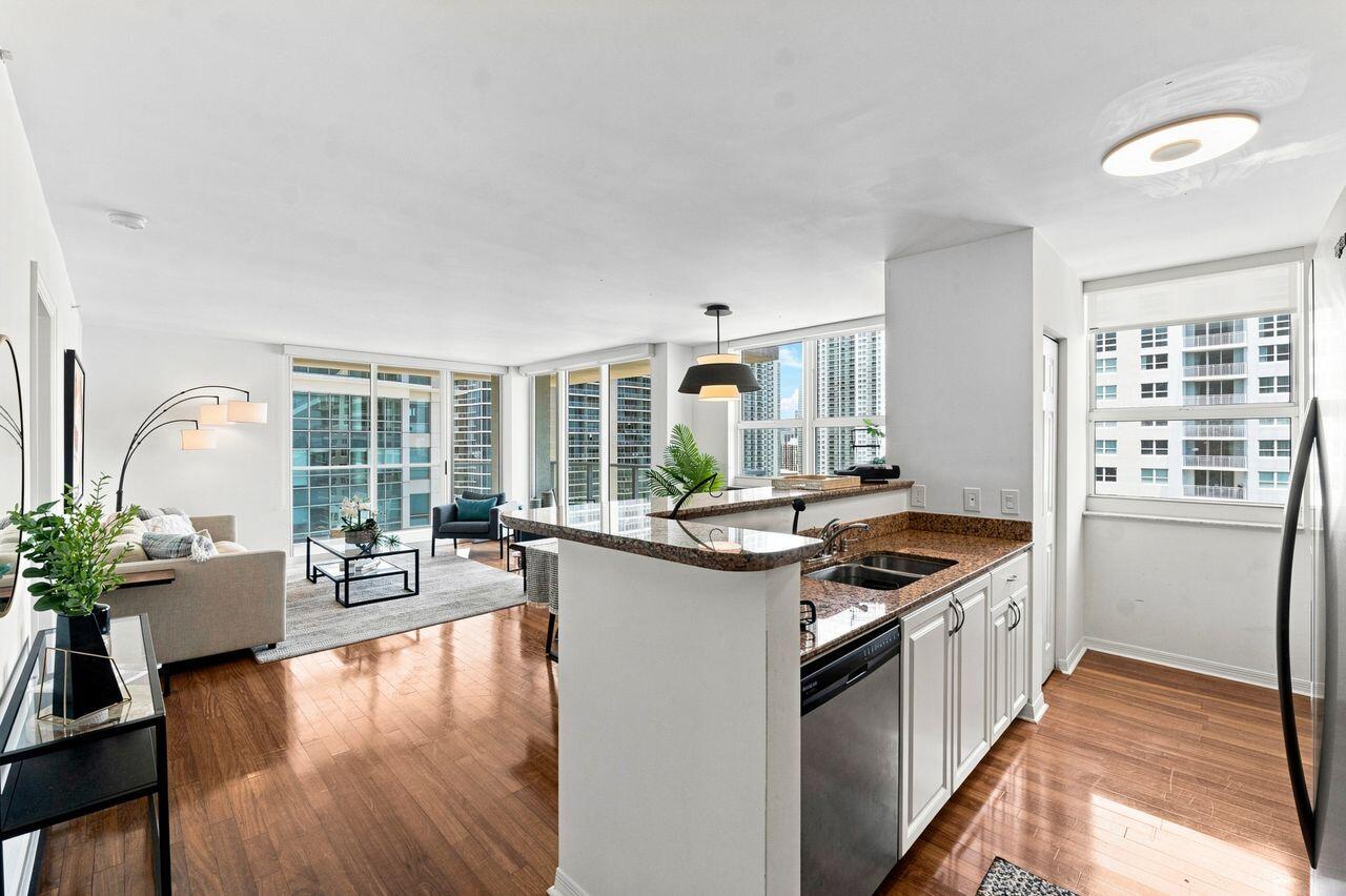 1155 BRICKELL BAY #2802, Miami FL 33131