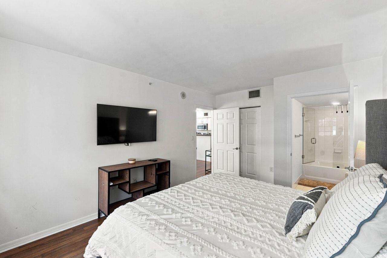 1155 BRICKELL BAY #2802, Miami FL 33131