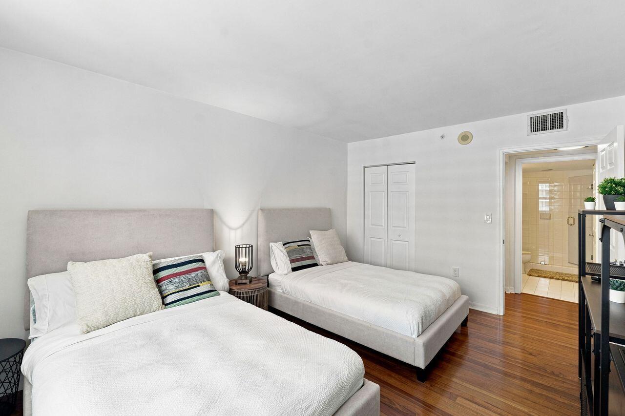 1155 BRICKELL BAY #2802, Miami FL 33131