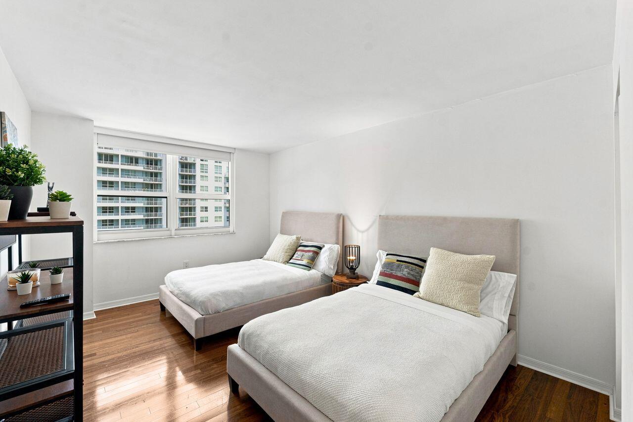1155 BRICKELL BAY #2802, Miami FL 33131