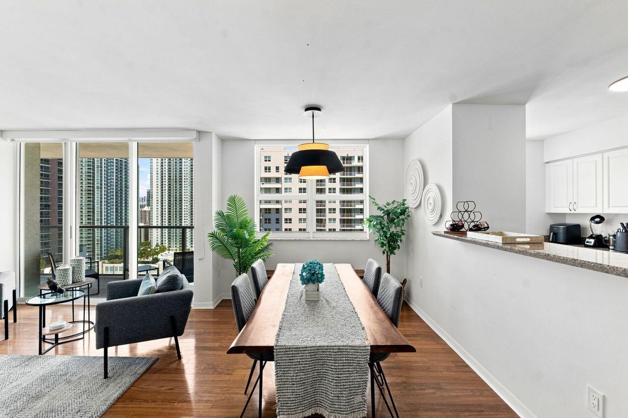 1155 BRICKELL BAY #2802, Miami FL 33131
