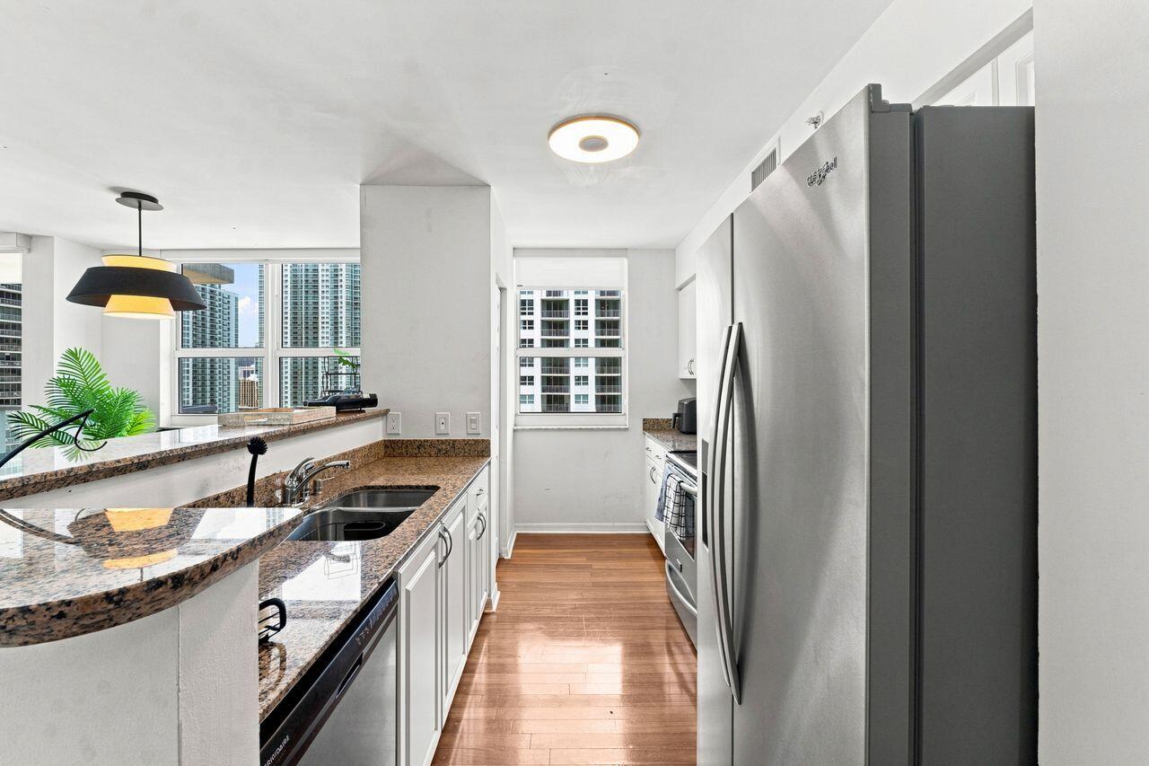 1155 BRICKELL BAY #2802, Miami FL 33131