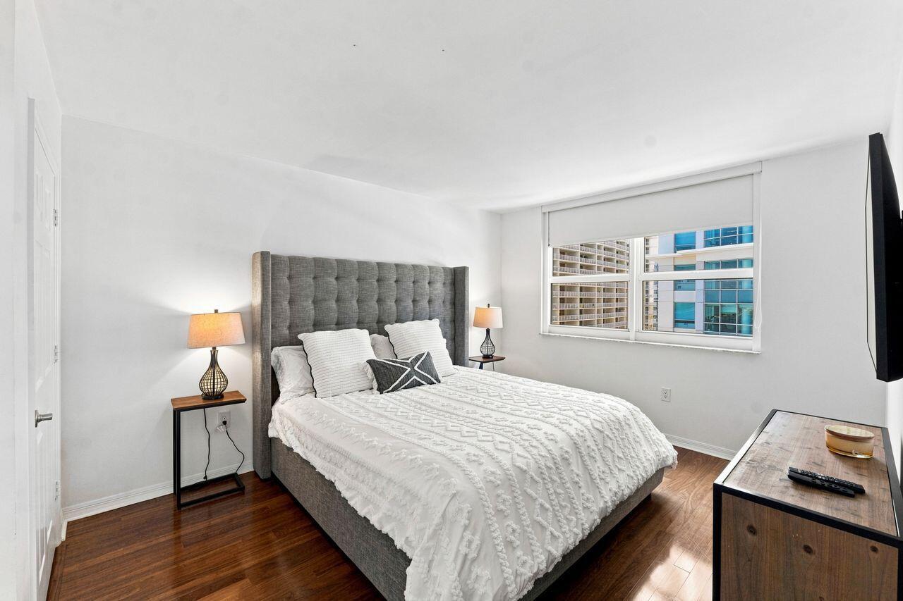 1155 BRICKELL BAY #2802, Miami FL 33131