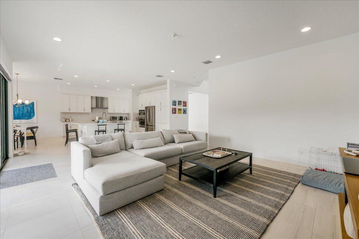 17496 Sparkling River, Boca Raton FL 33496