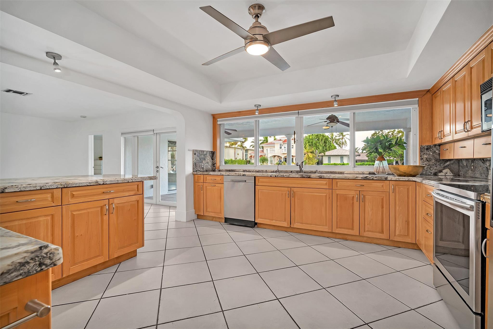 2427 Sea Island, Fort Lauderdale FL 33301