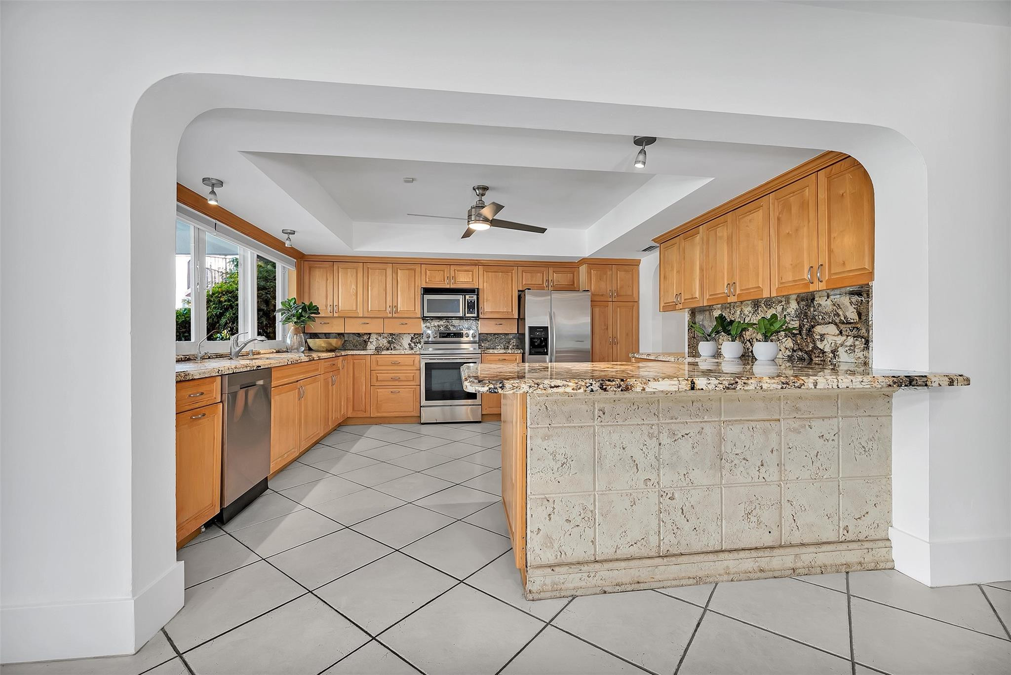 2427 Sea Island, Fort Lauderdale FL 33301