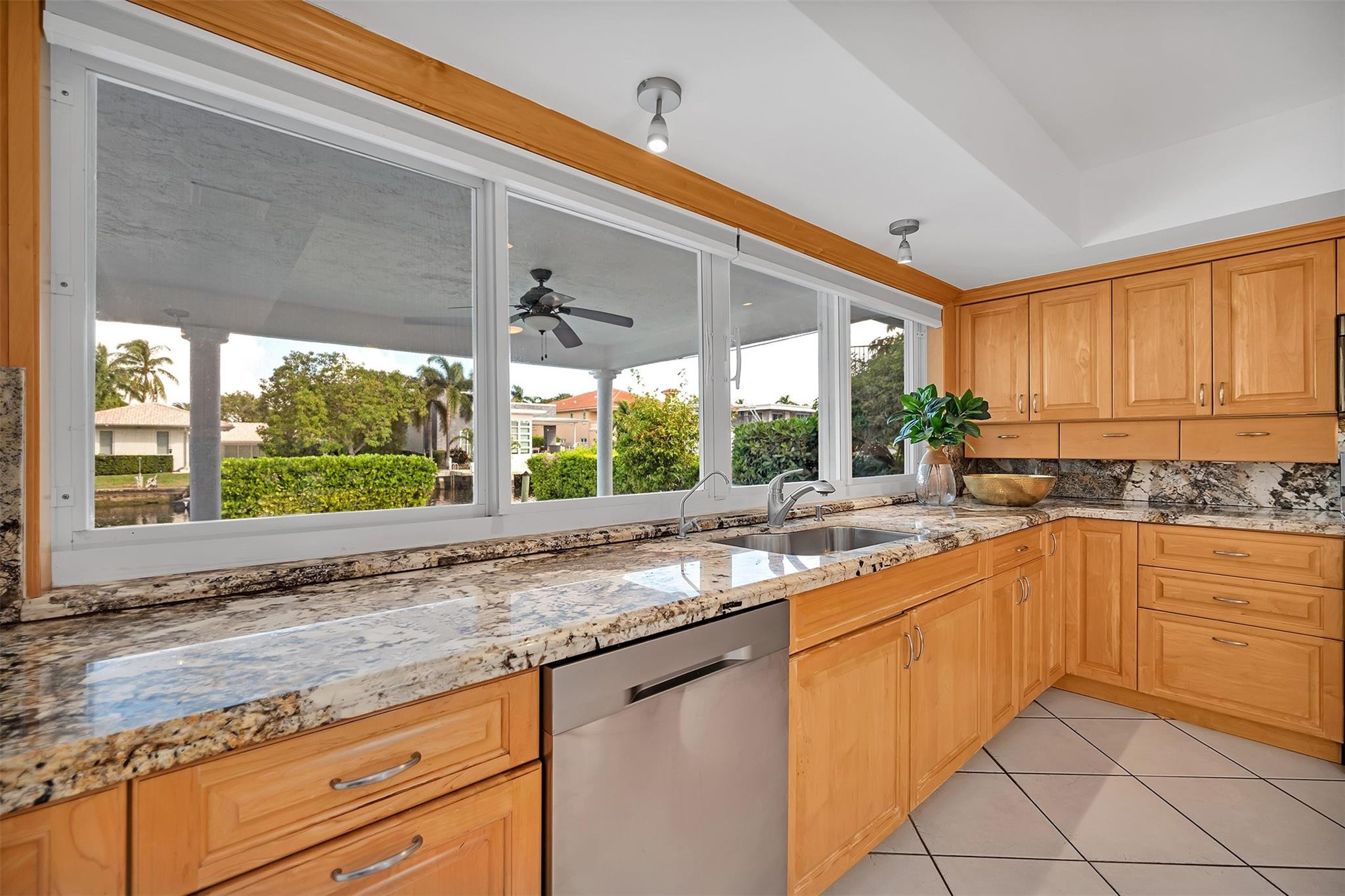 2427 Sea Island, Fort Lauderdale FL 33301