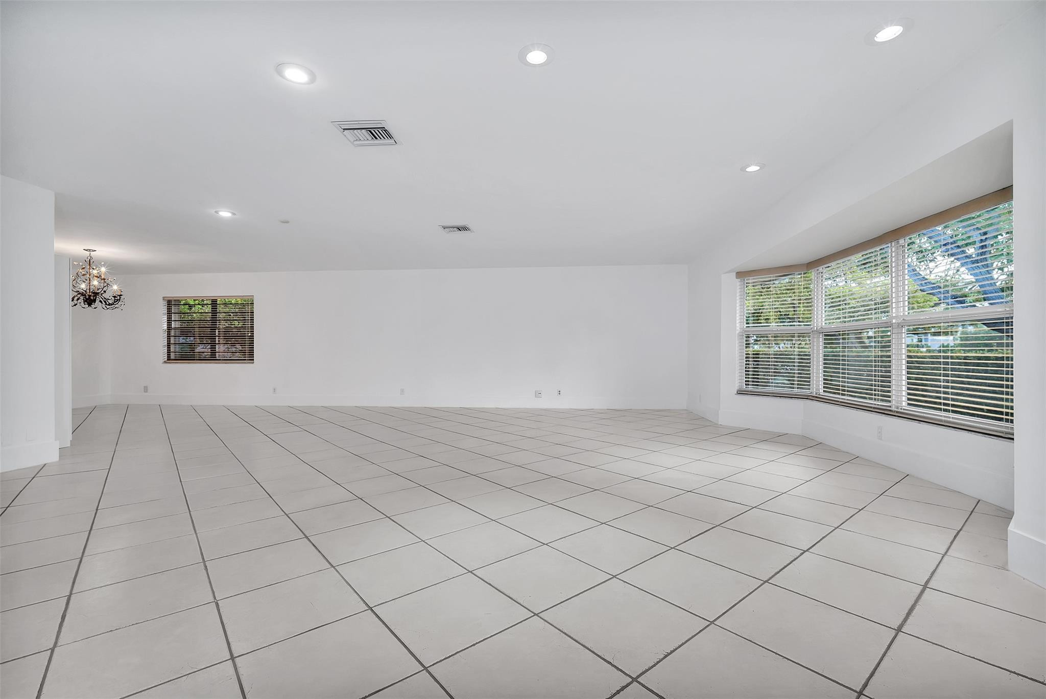 2427 Sea Island, Fort Lauderdale FL 33301